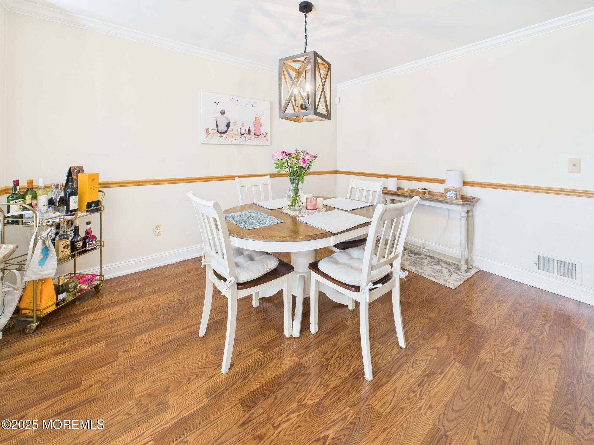 1307 W Union Lane, 4