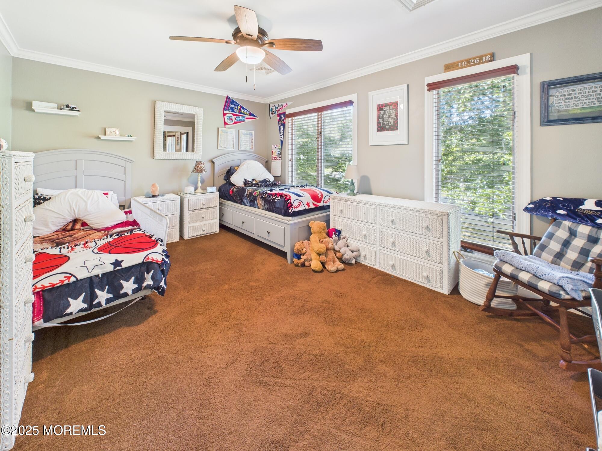 1307 W Union Lane, 4