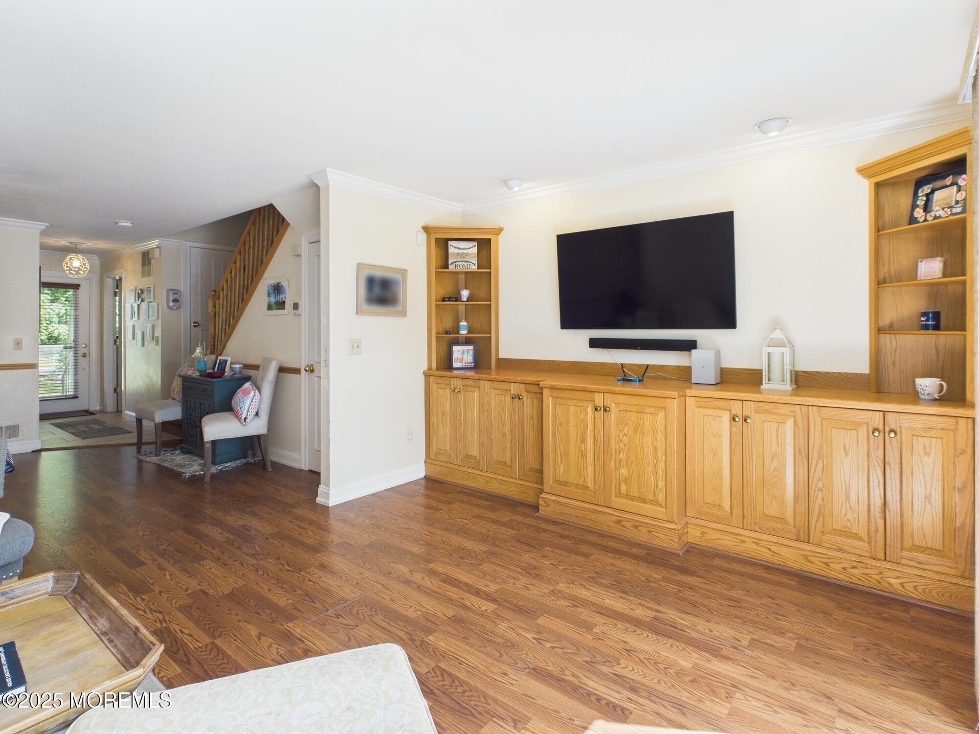 1307 W Union Lane, 4