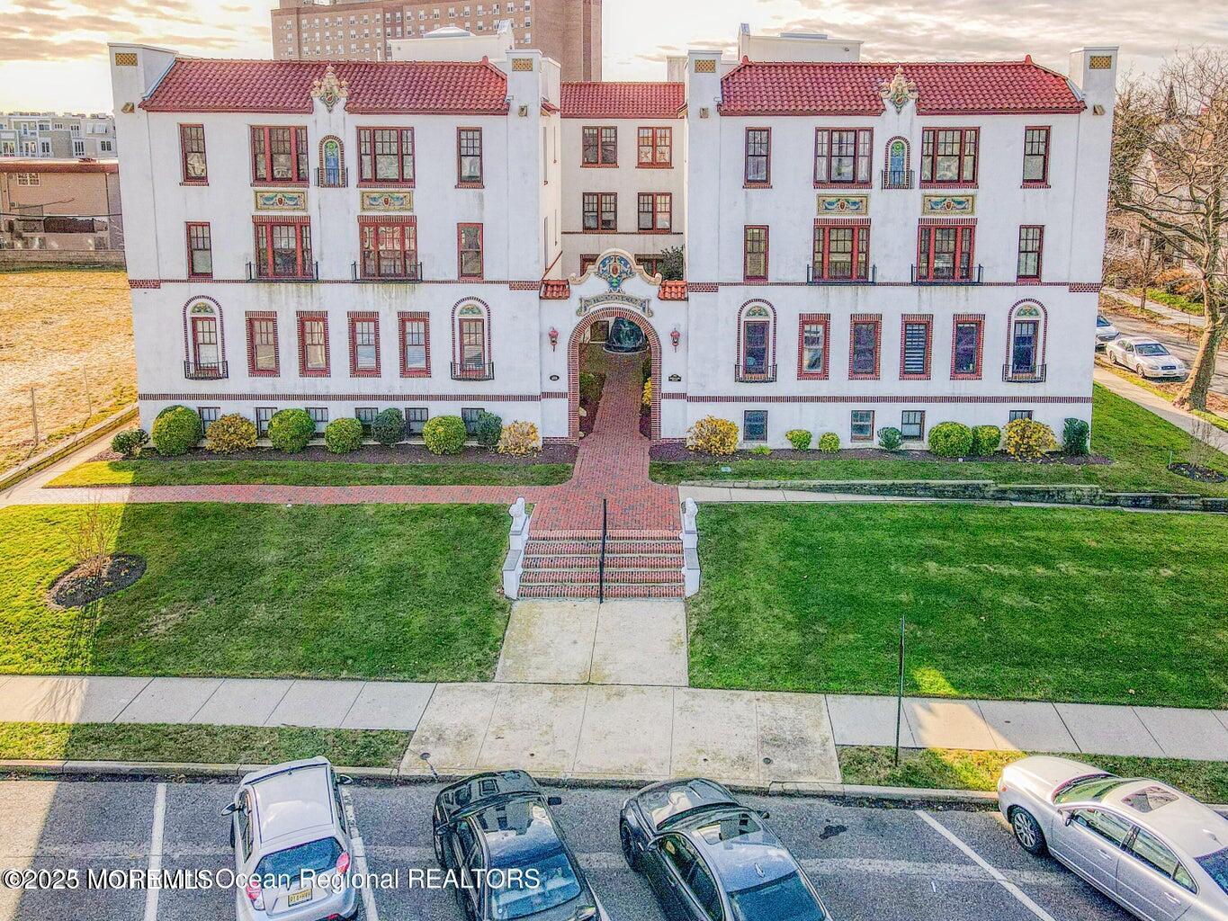 218 2nd Avenue, 303E