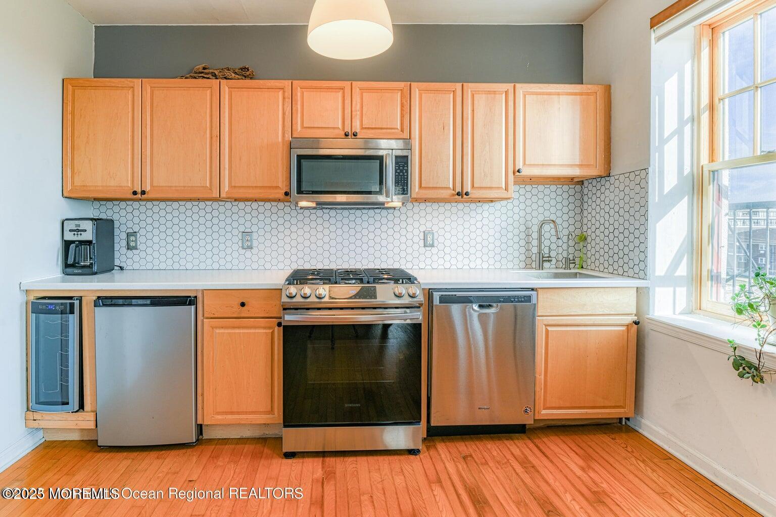 218 2nd Avenue, 303E