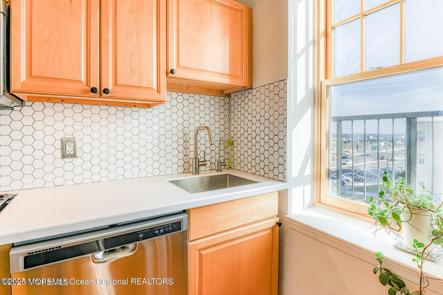 218 2nd Avenue, 303E