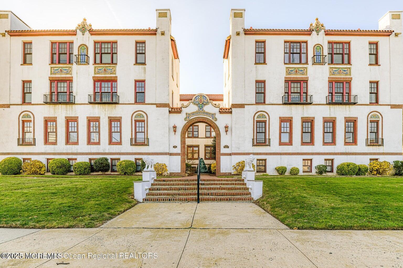 218 2nd Avenue, 303E