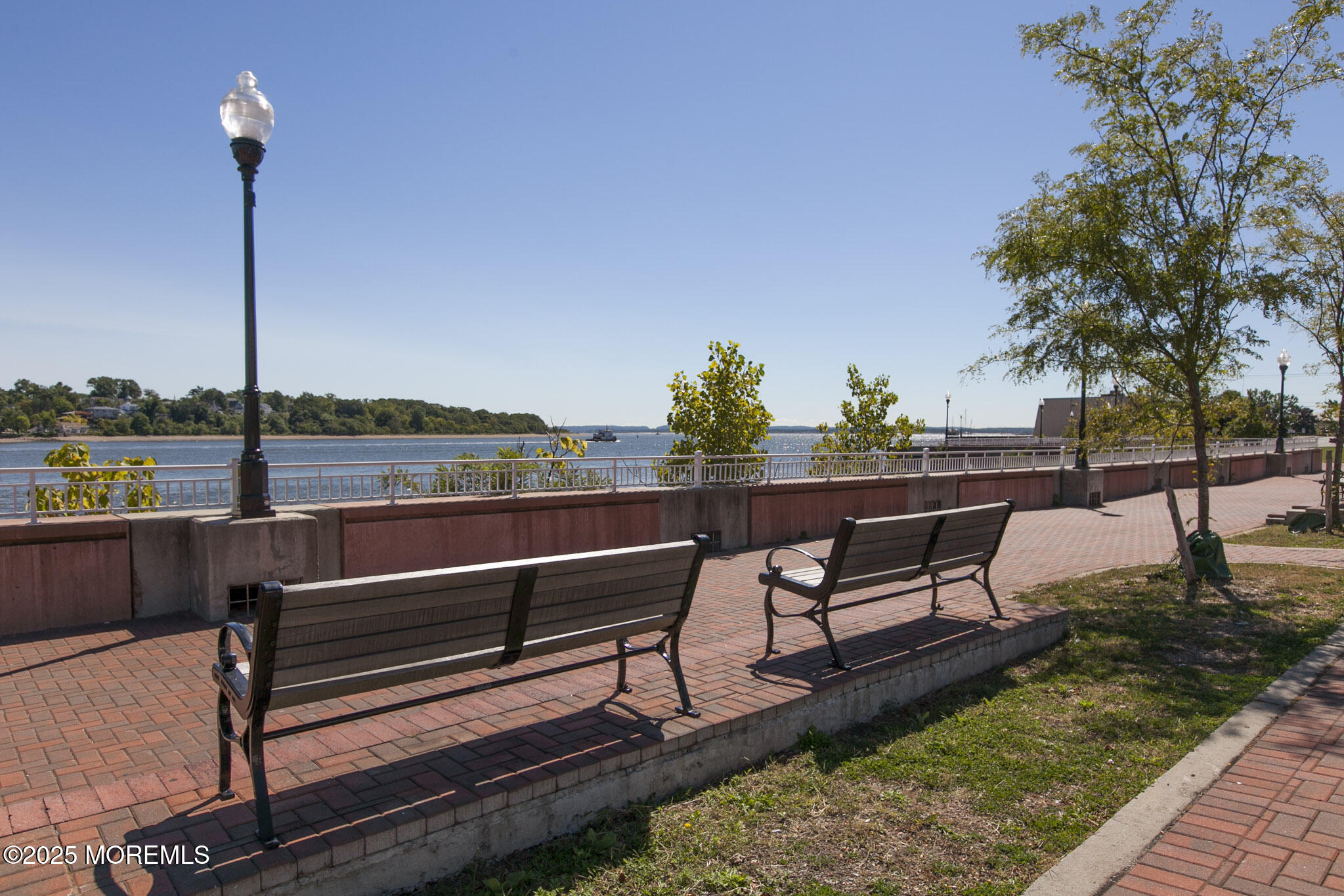 368 Rector Street, 421