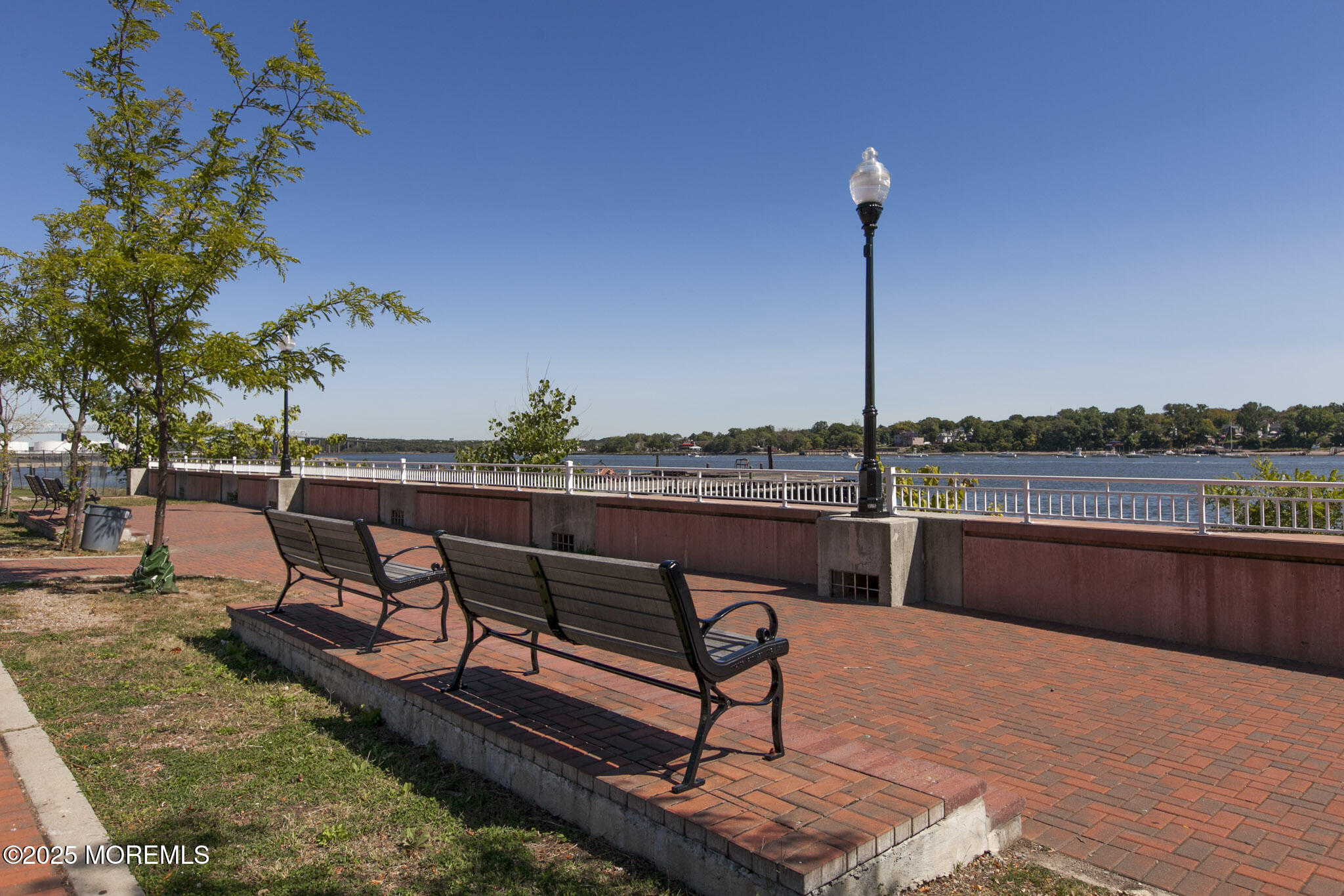 368 Rector Street, 421