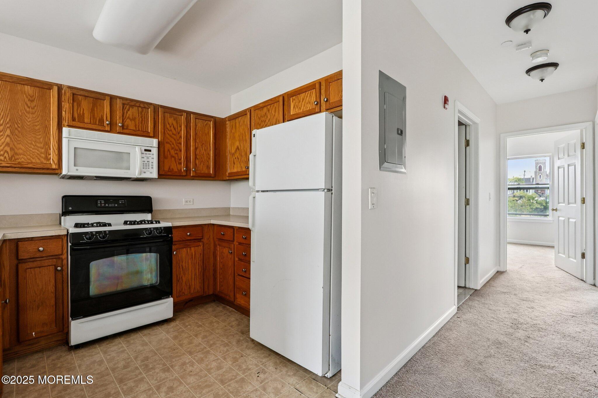 368 Rector Street, 421