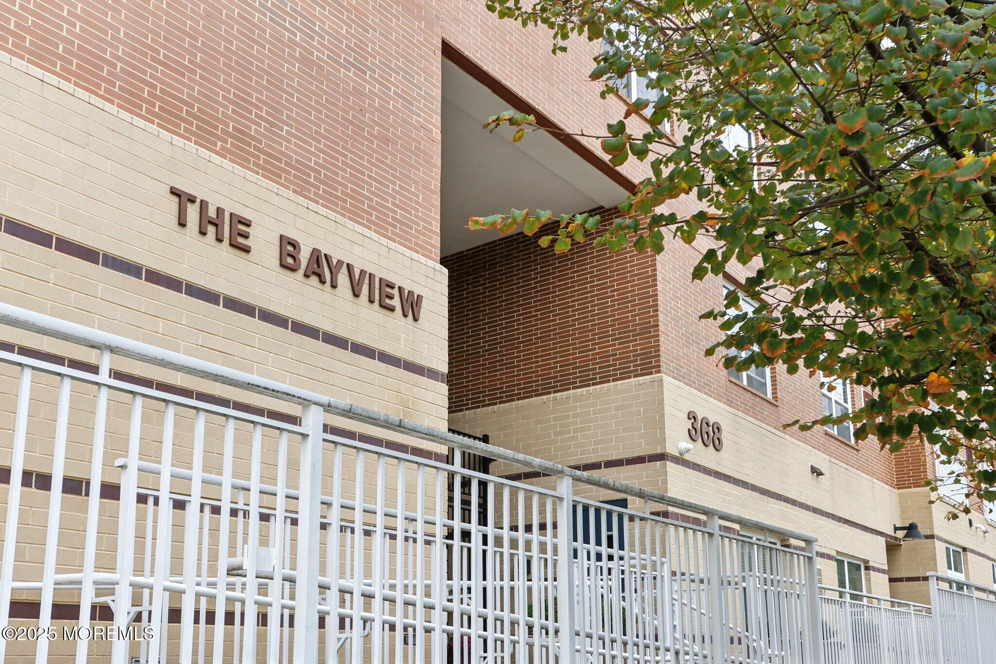 368 Rector Street, 421