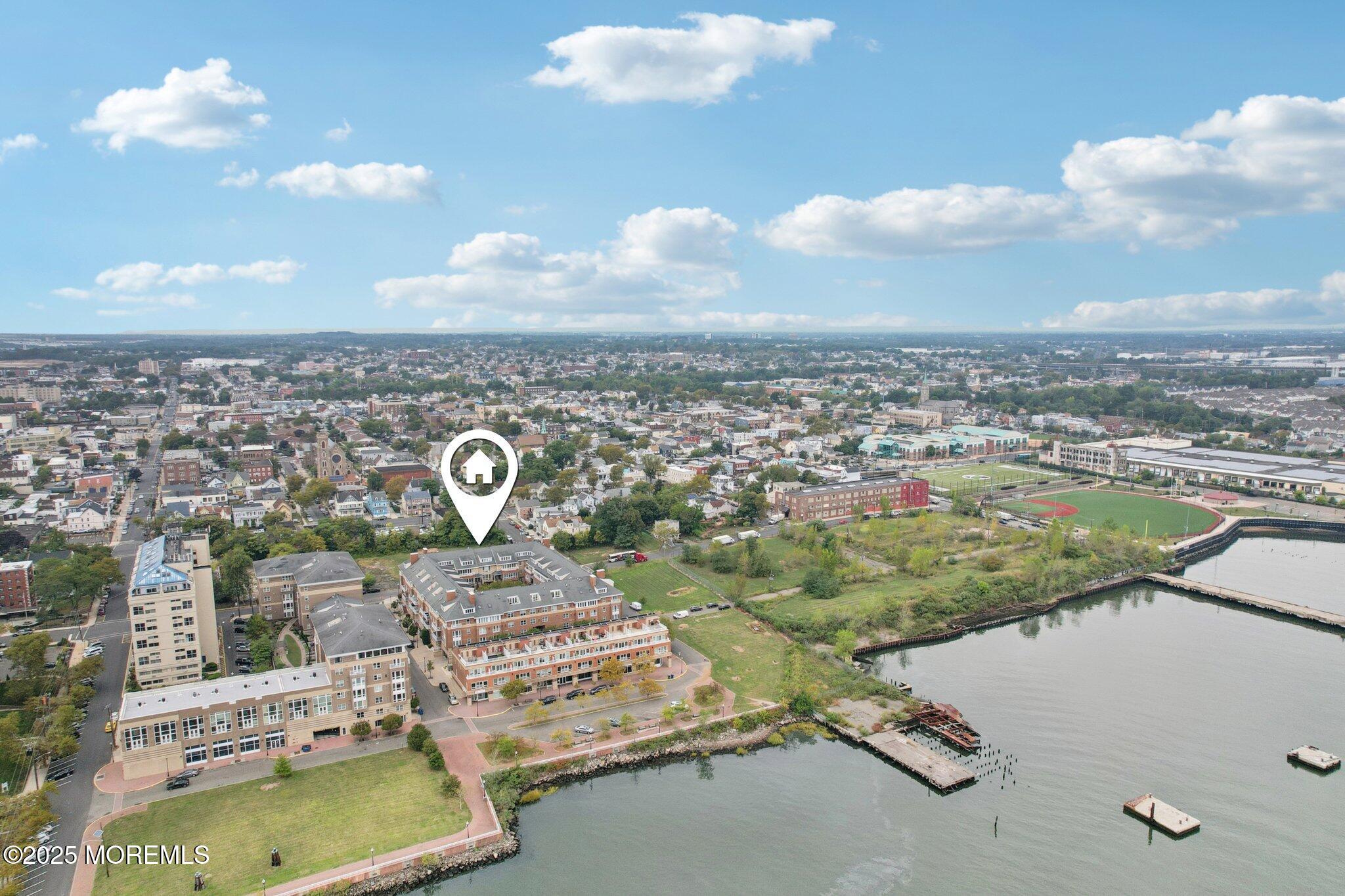 368 Rector Street, 421