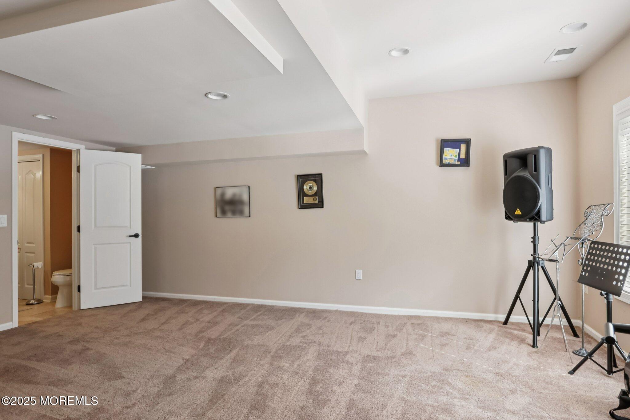 211 Pipers Landing Court