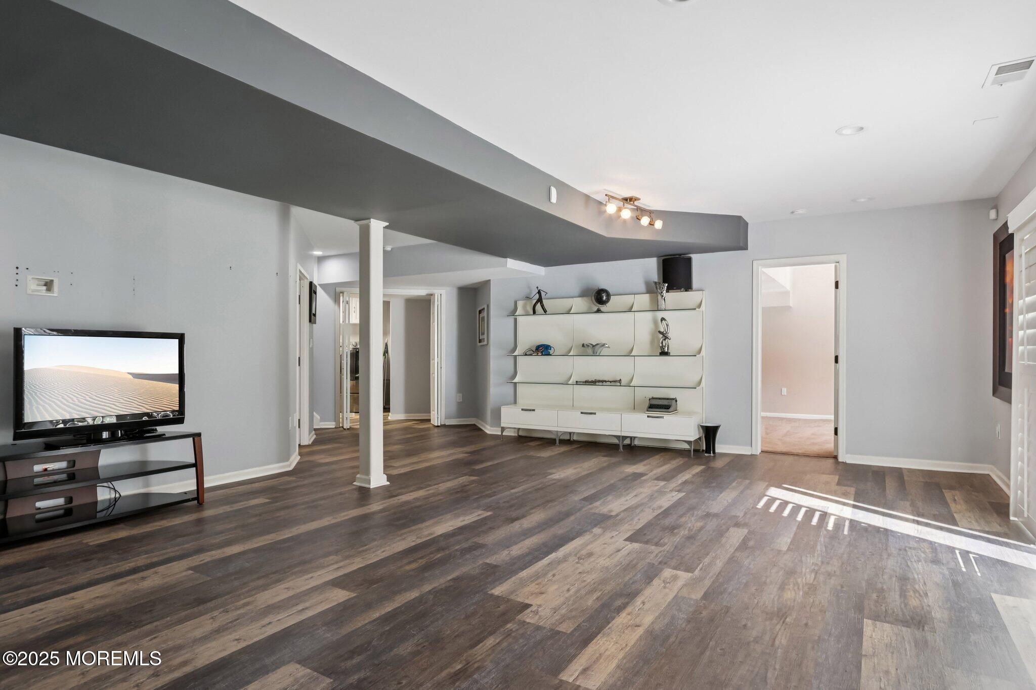 211 Pipers Landing Court