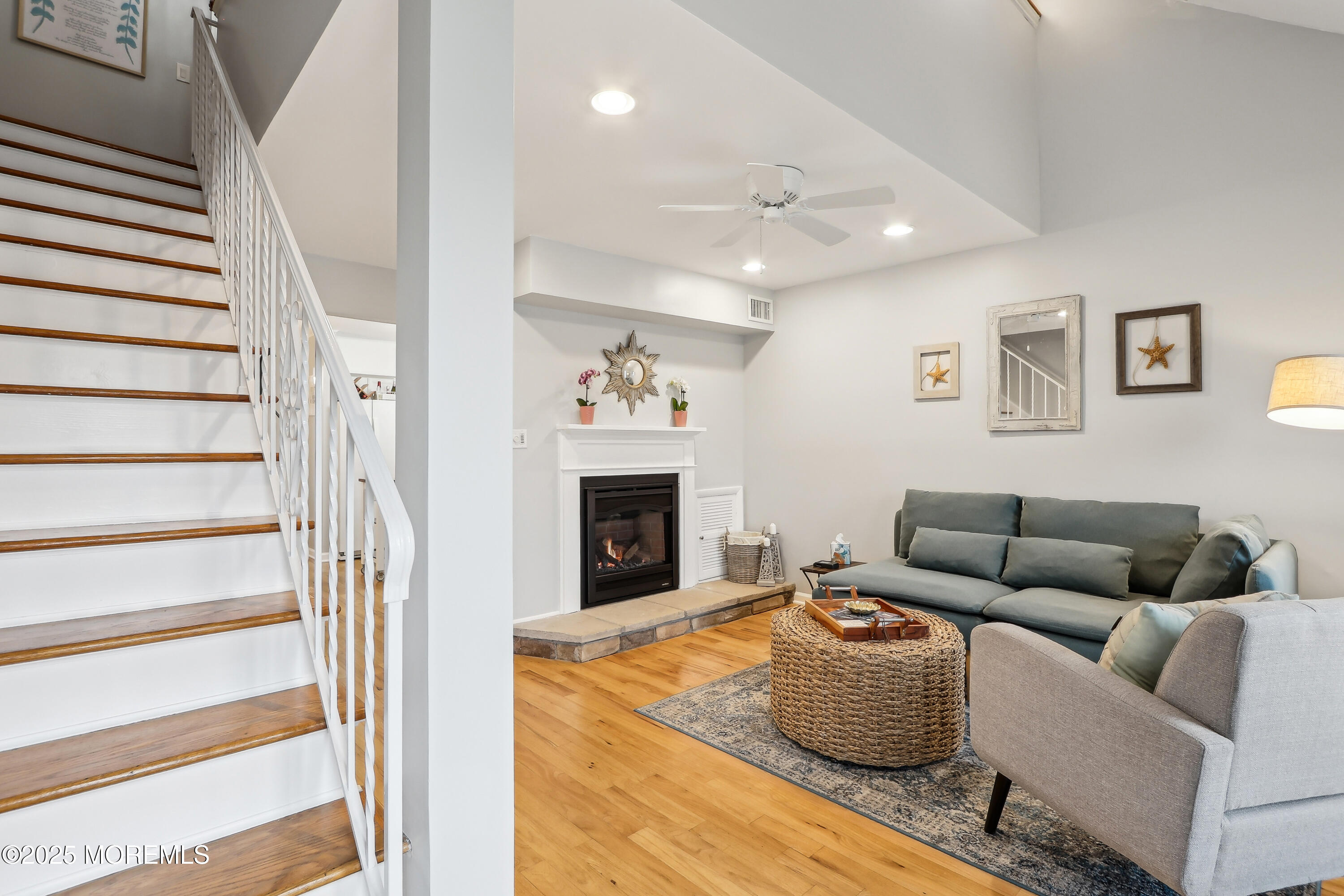 25 Meadow Avenue, 30