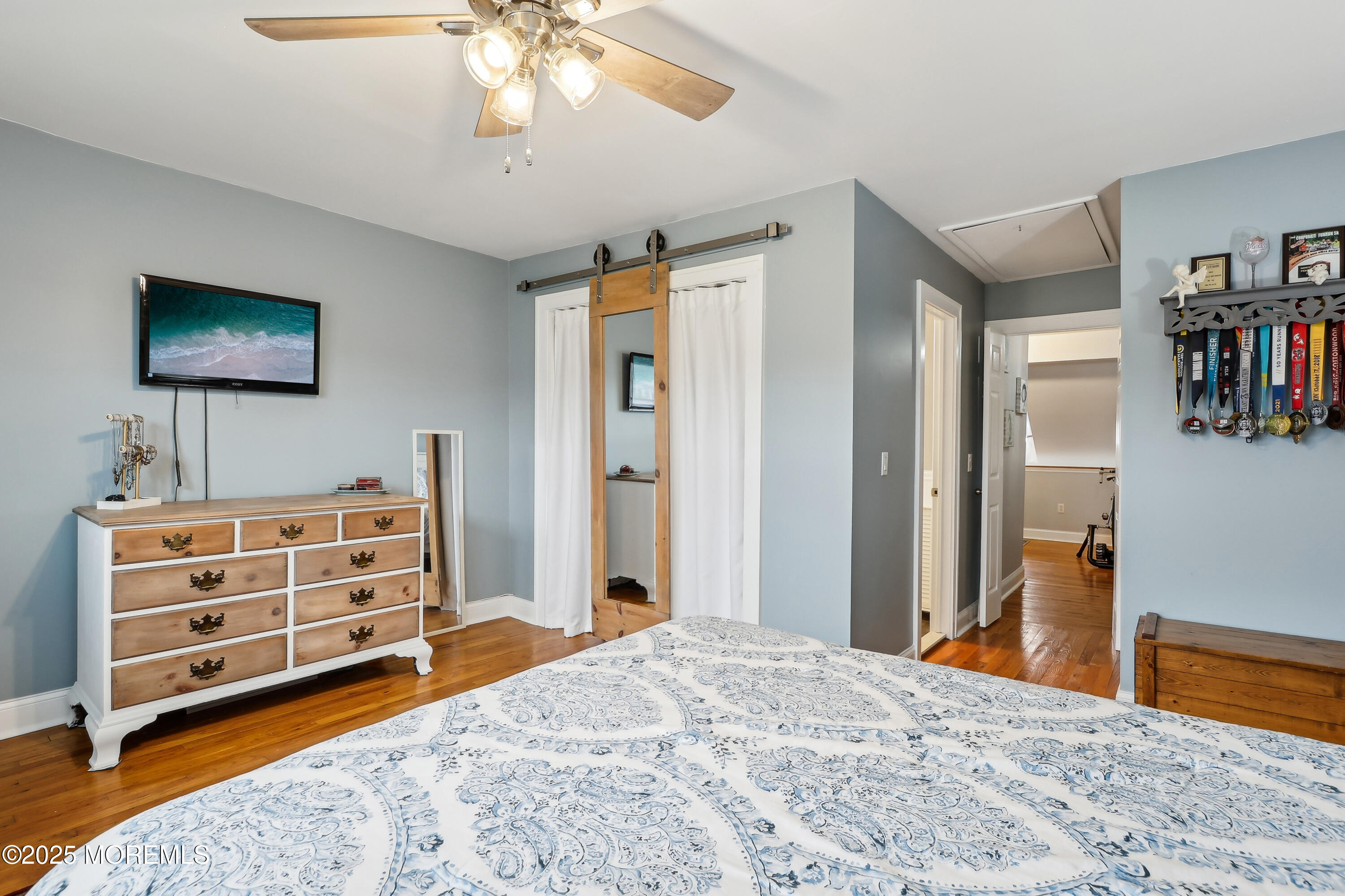 25 Meadow Avenue, 30