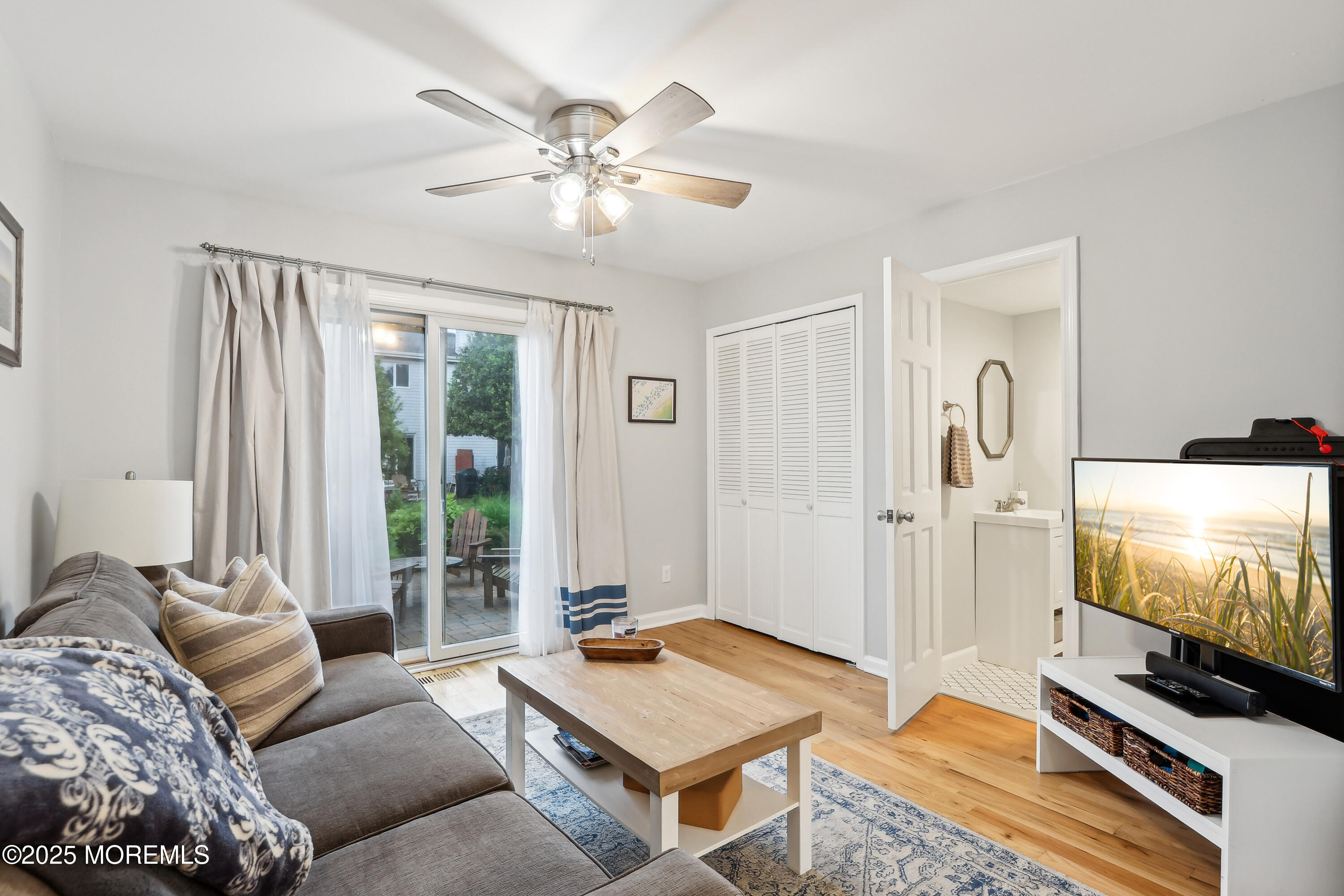 25 Meadow Avenue, 30