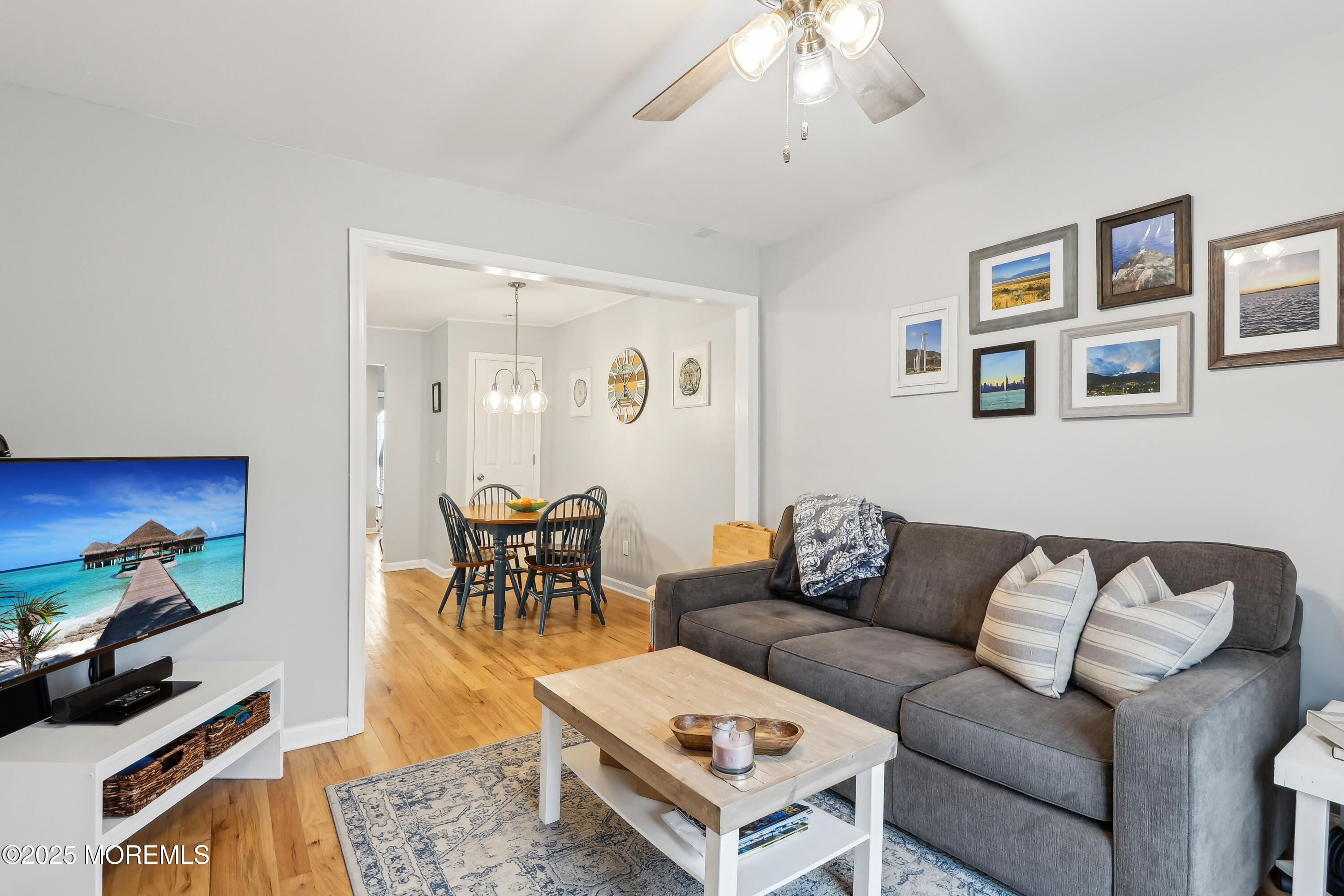 25 Meadow Avenue, 30