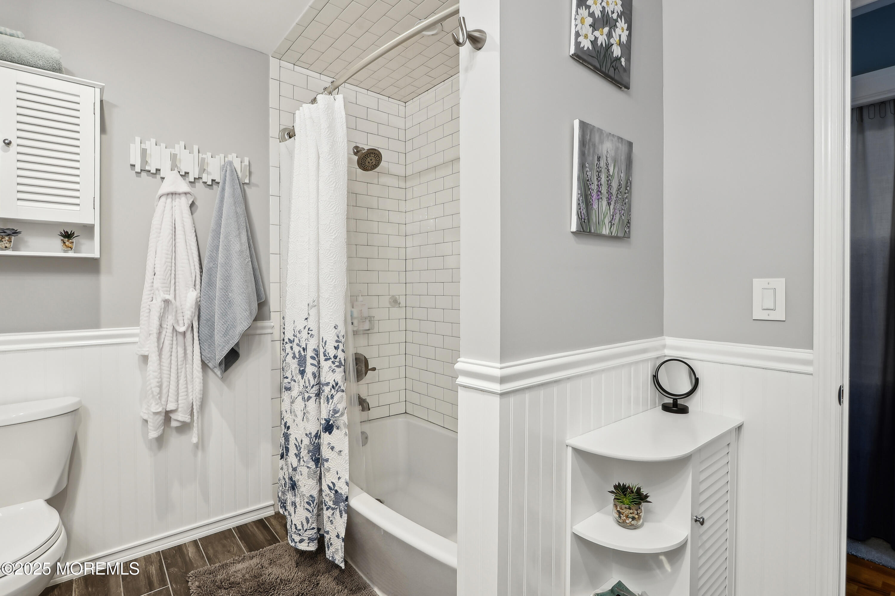 25 Meadow Avenue, 30