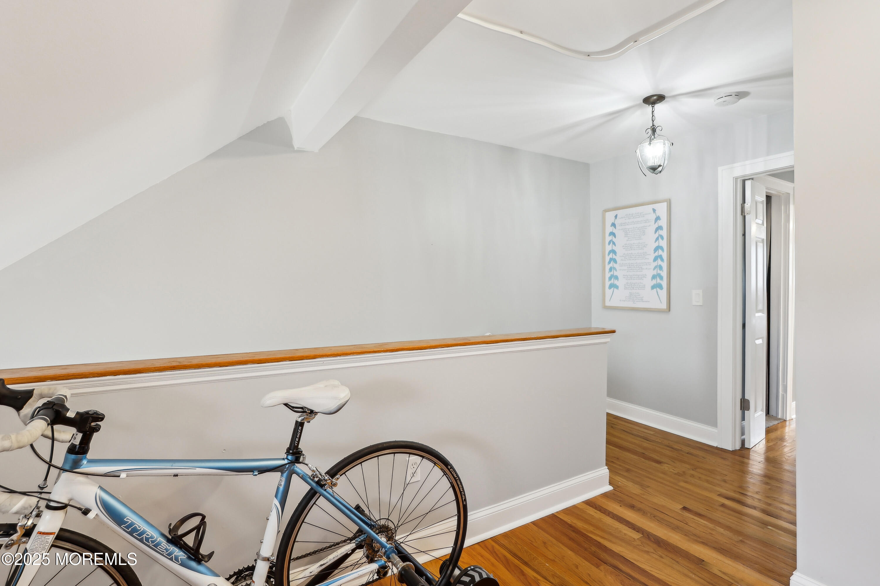 25 Meadow Avenue, 30