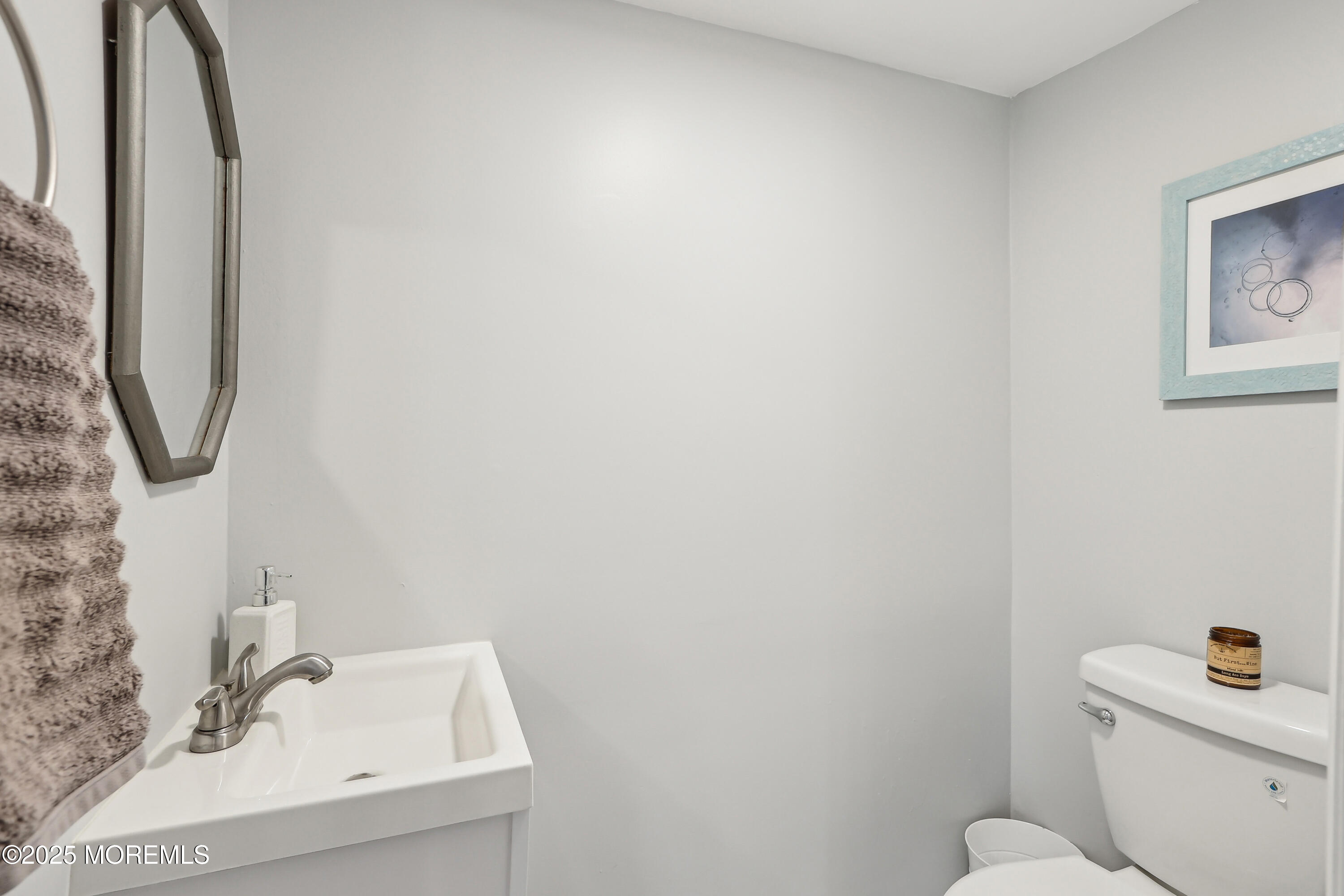 25 Meadow Avenue, 30