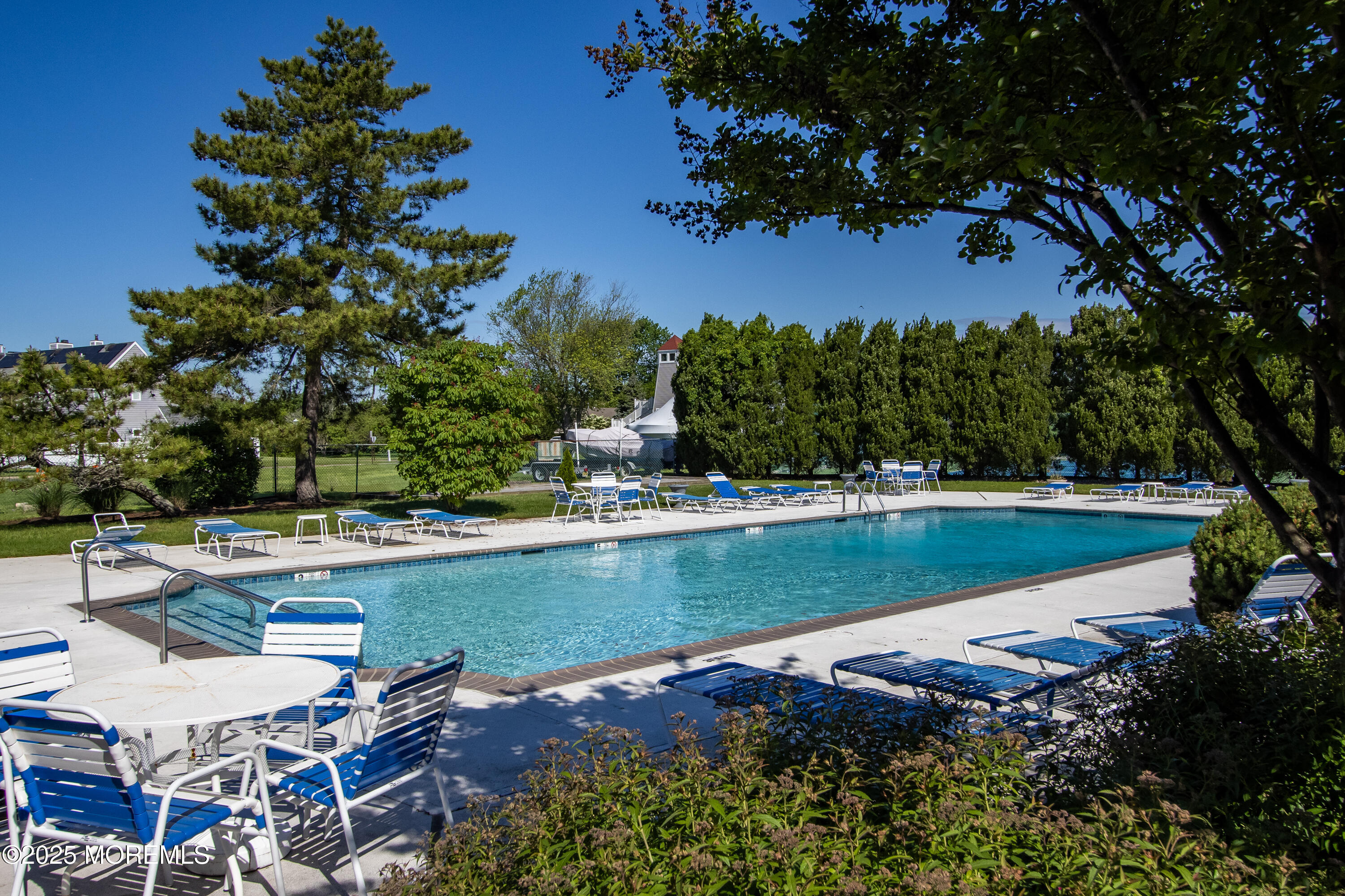 25 Meadow Avenue, 30