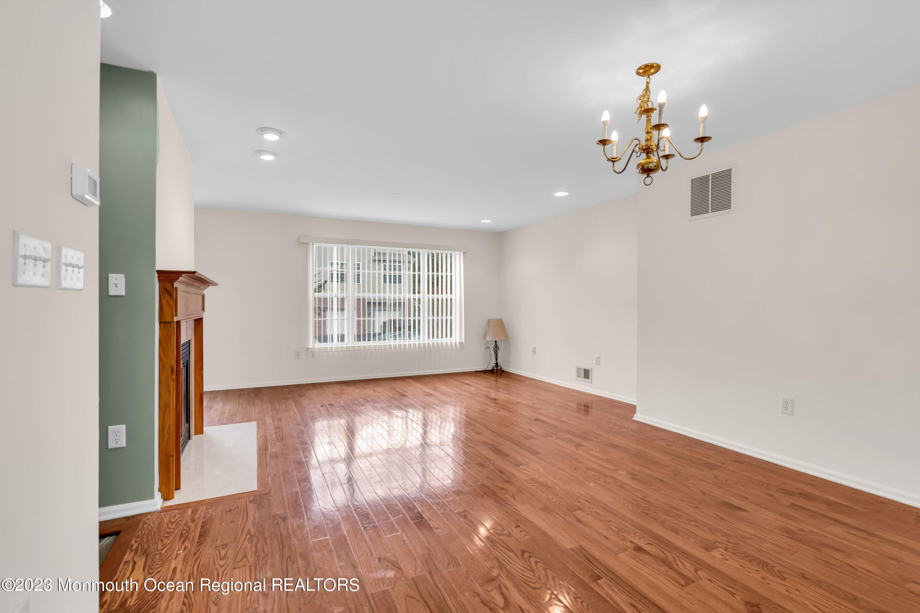 11 Kosmoski Terrace 106