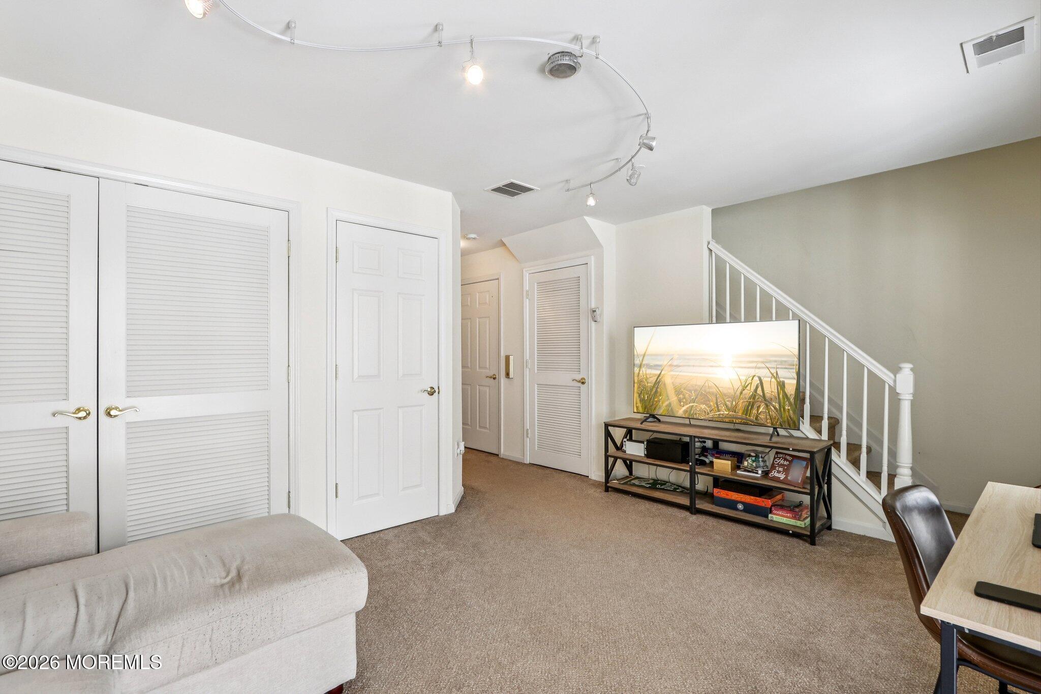 14 W Aspen Way