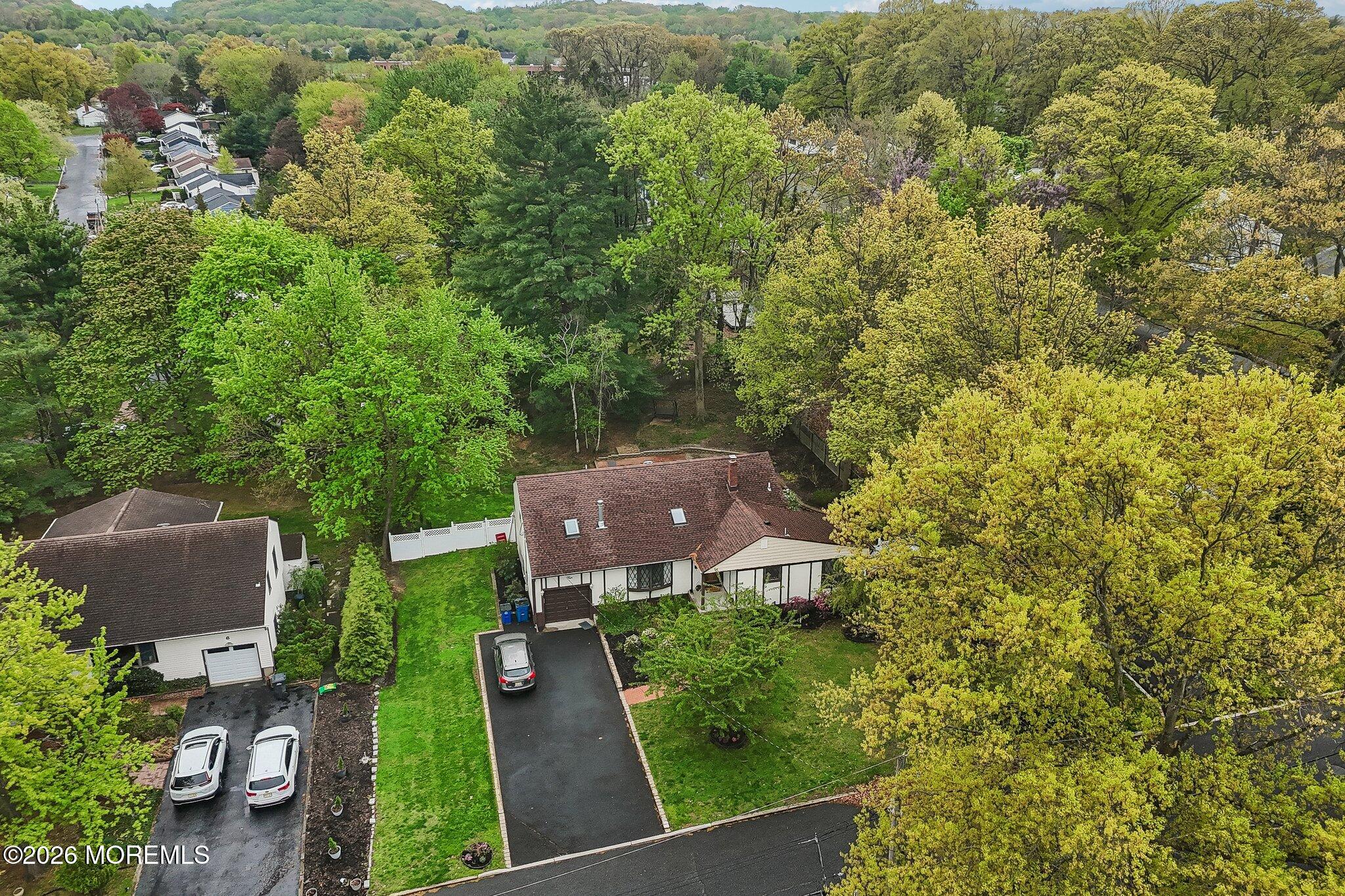 4 Woodland Road