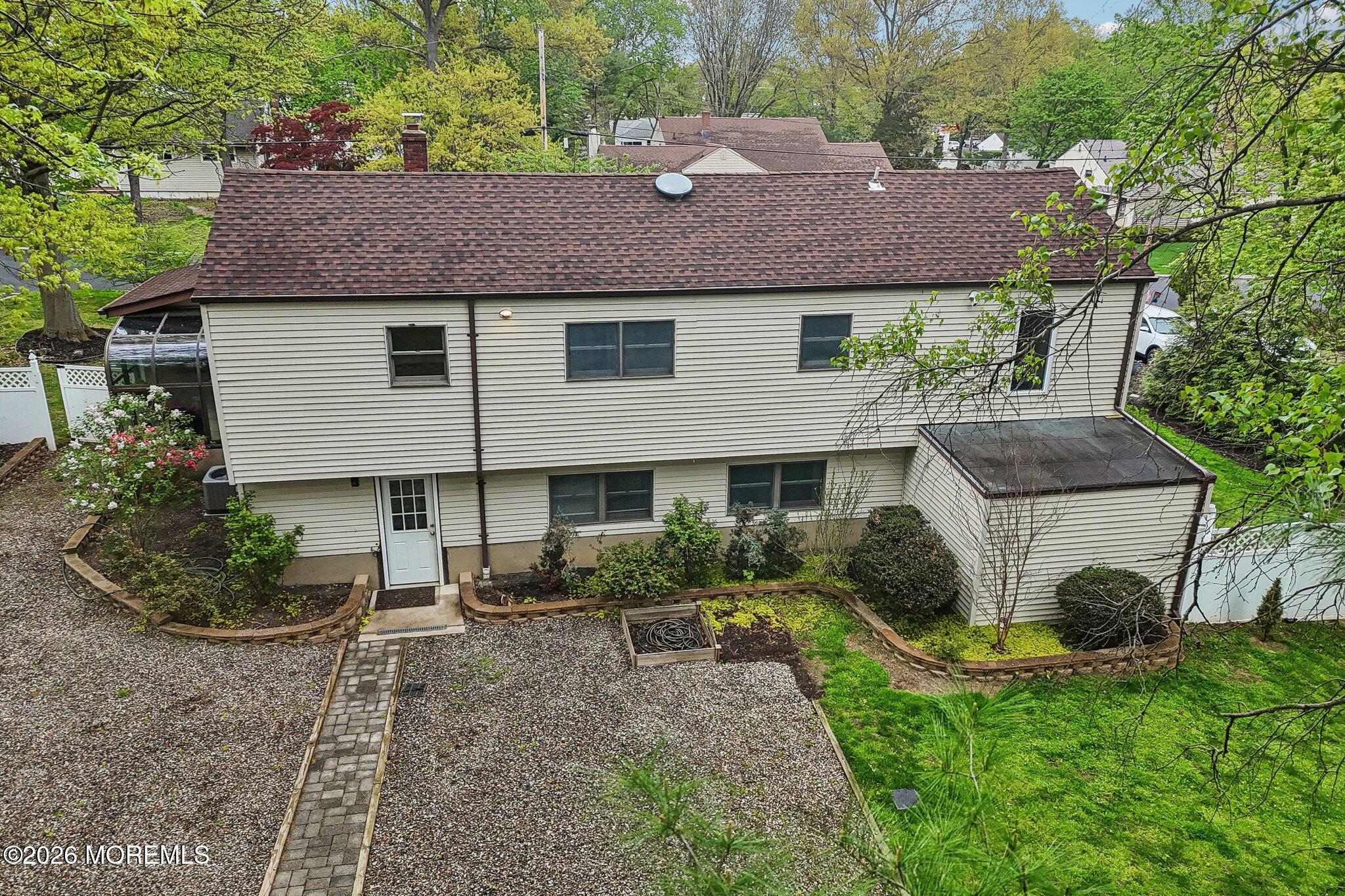 4 Woodland Road