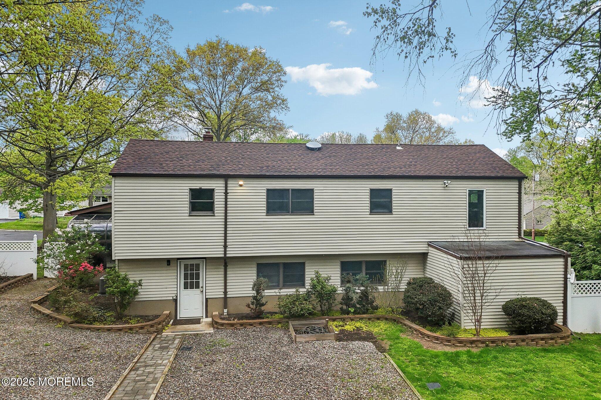 4 Woodland Road