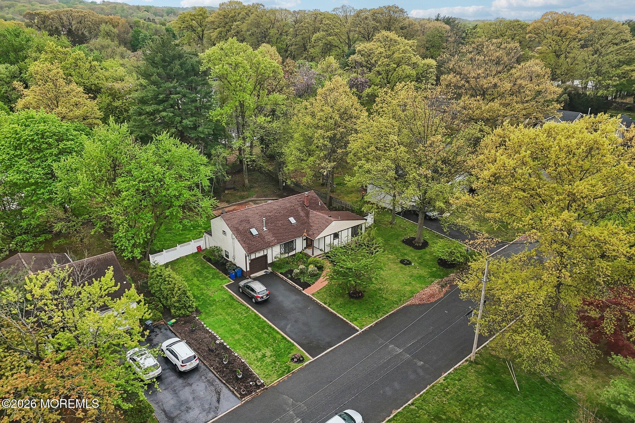 4 Woodland Road