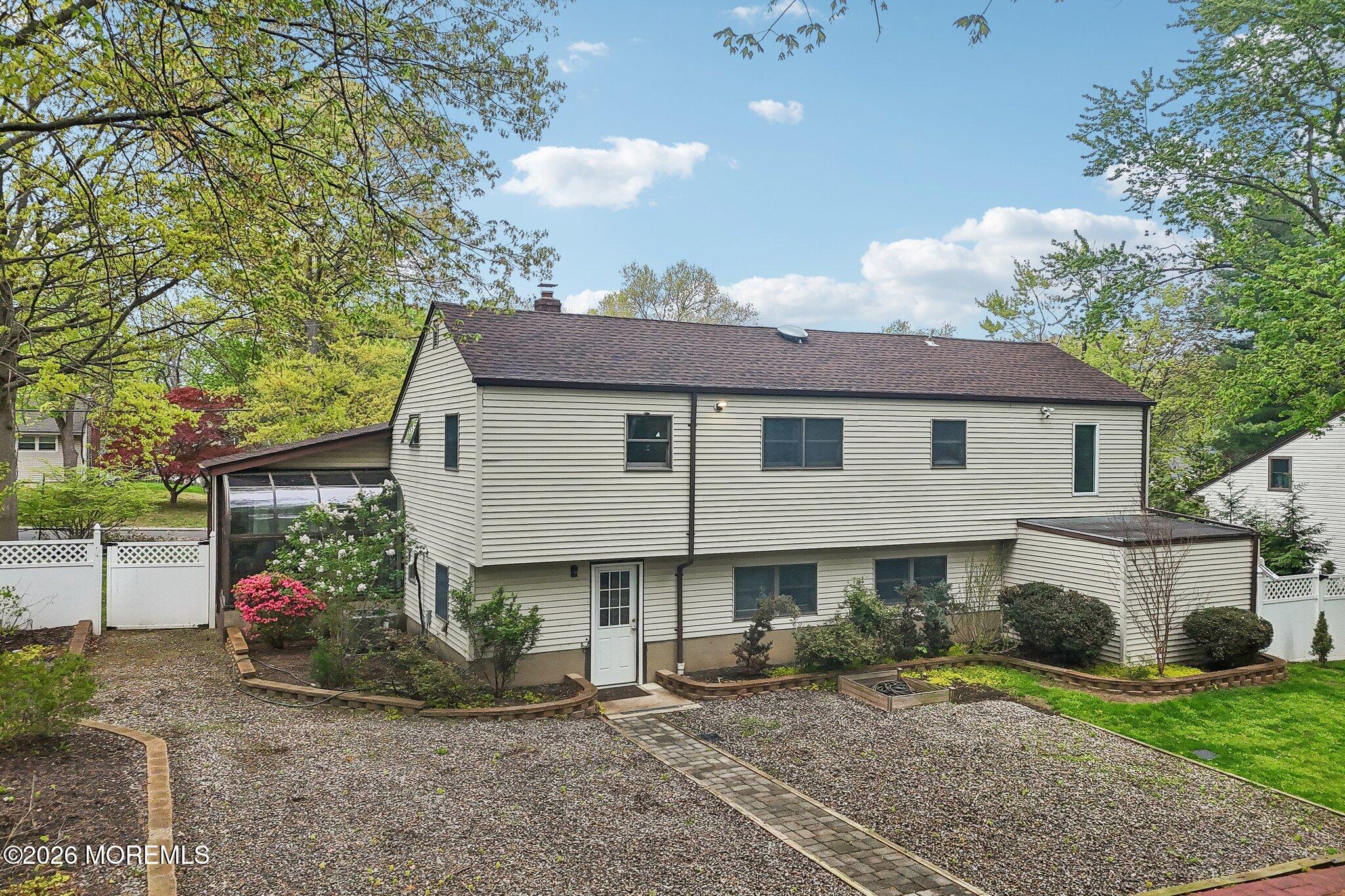 4 Woodland Road