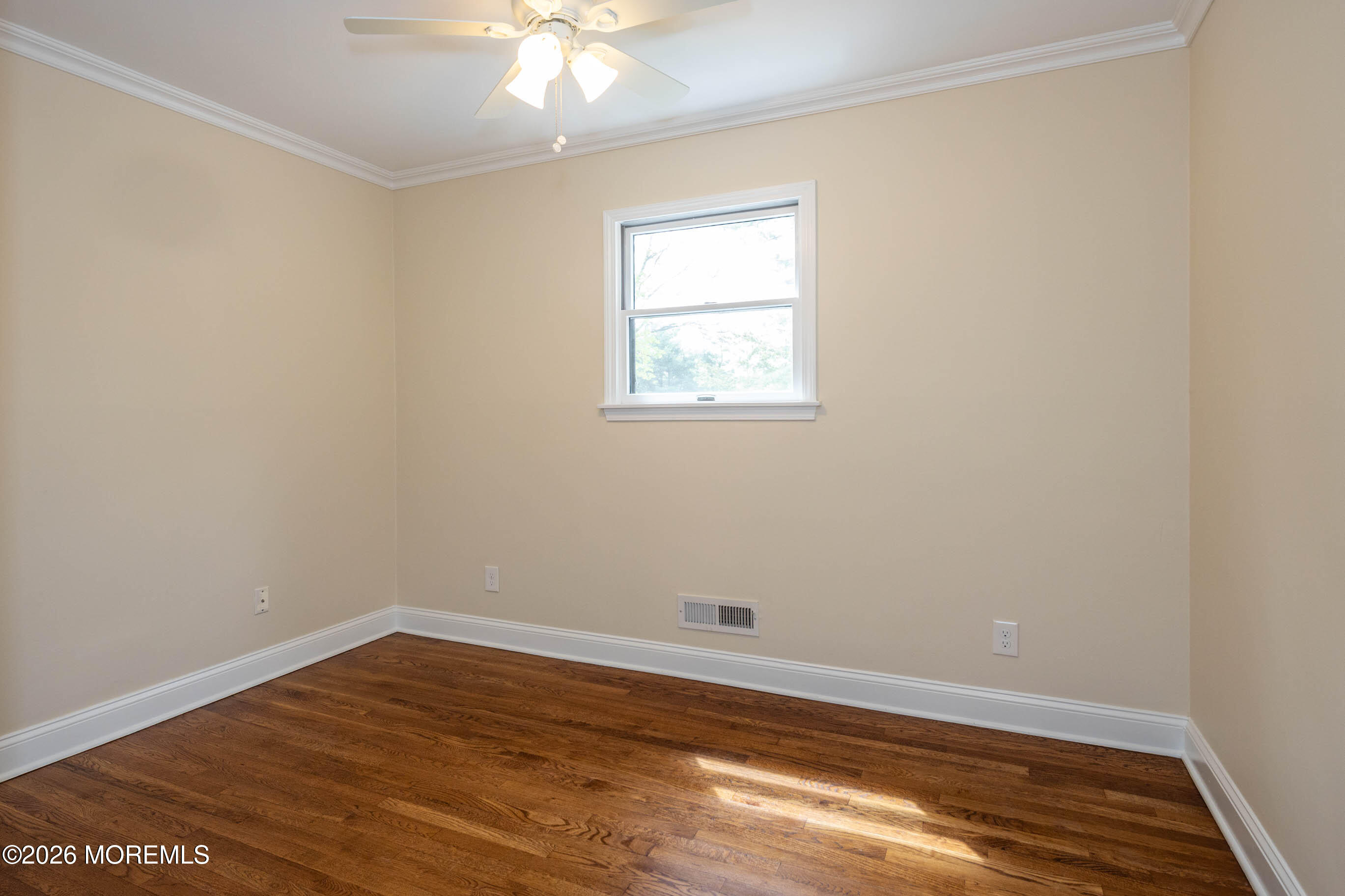 4 Woodland Road