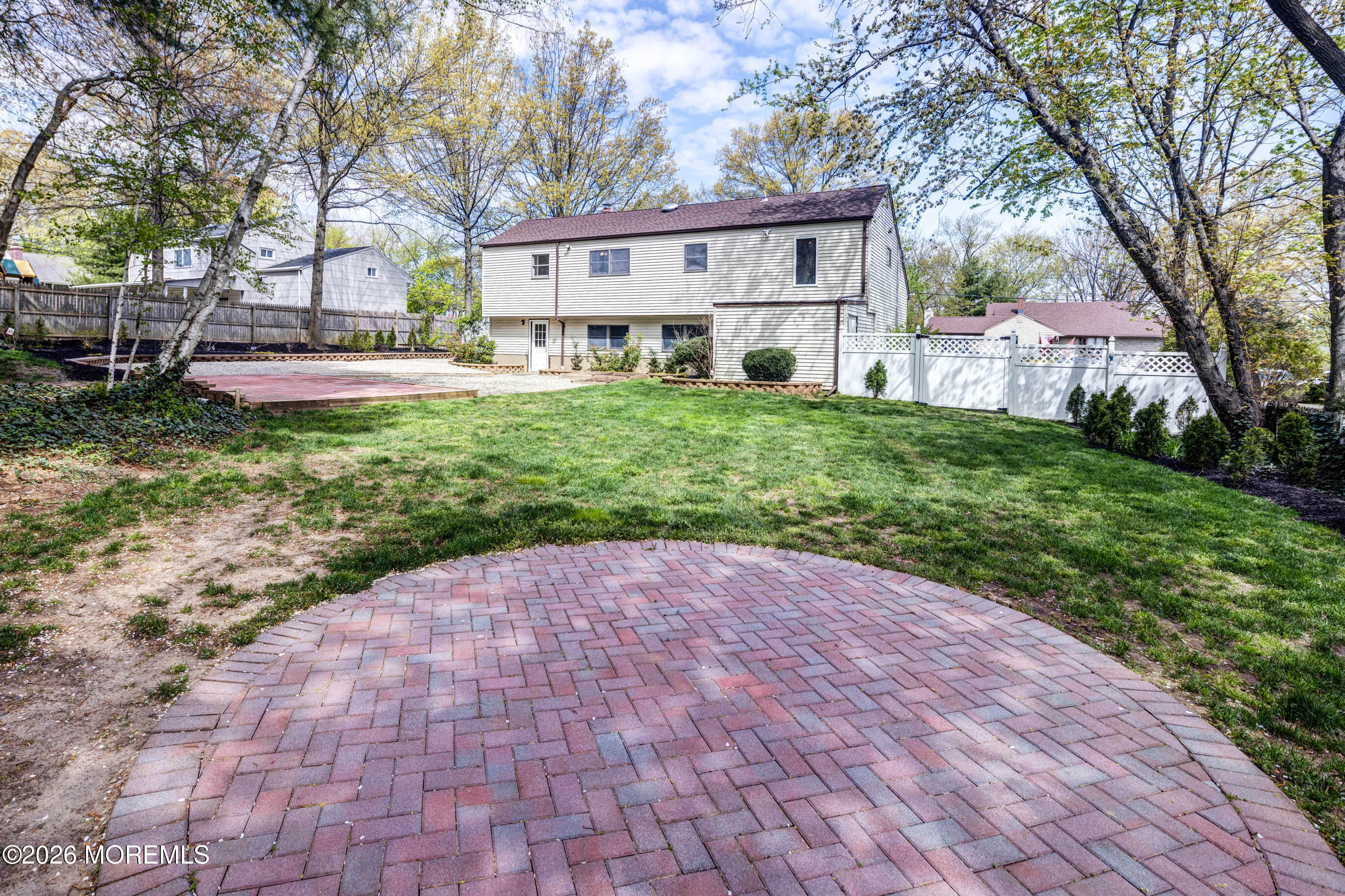 4 Woodland Road