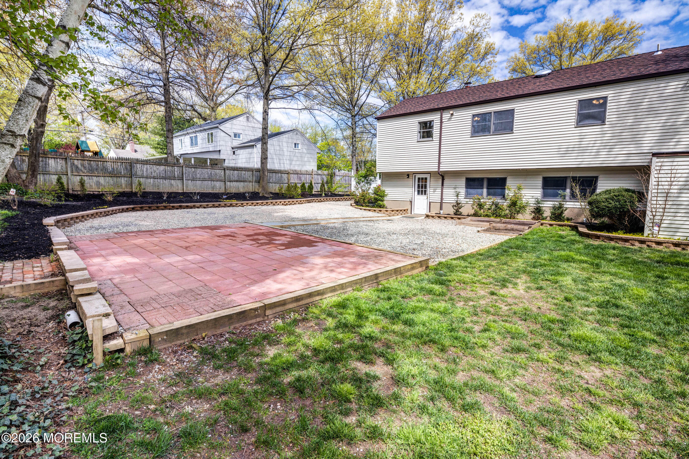 4 Woodland Road