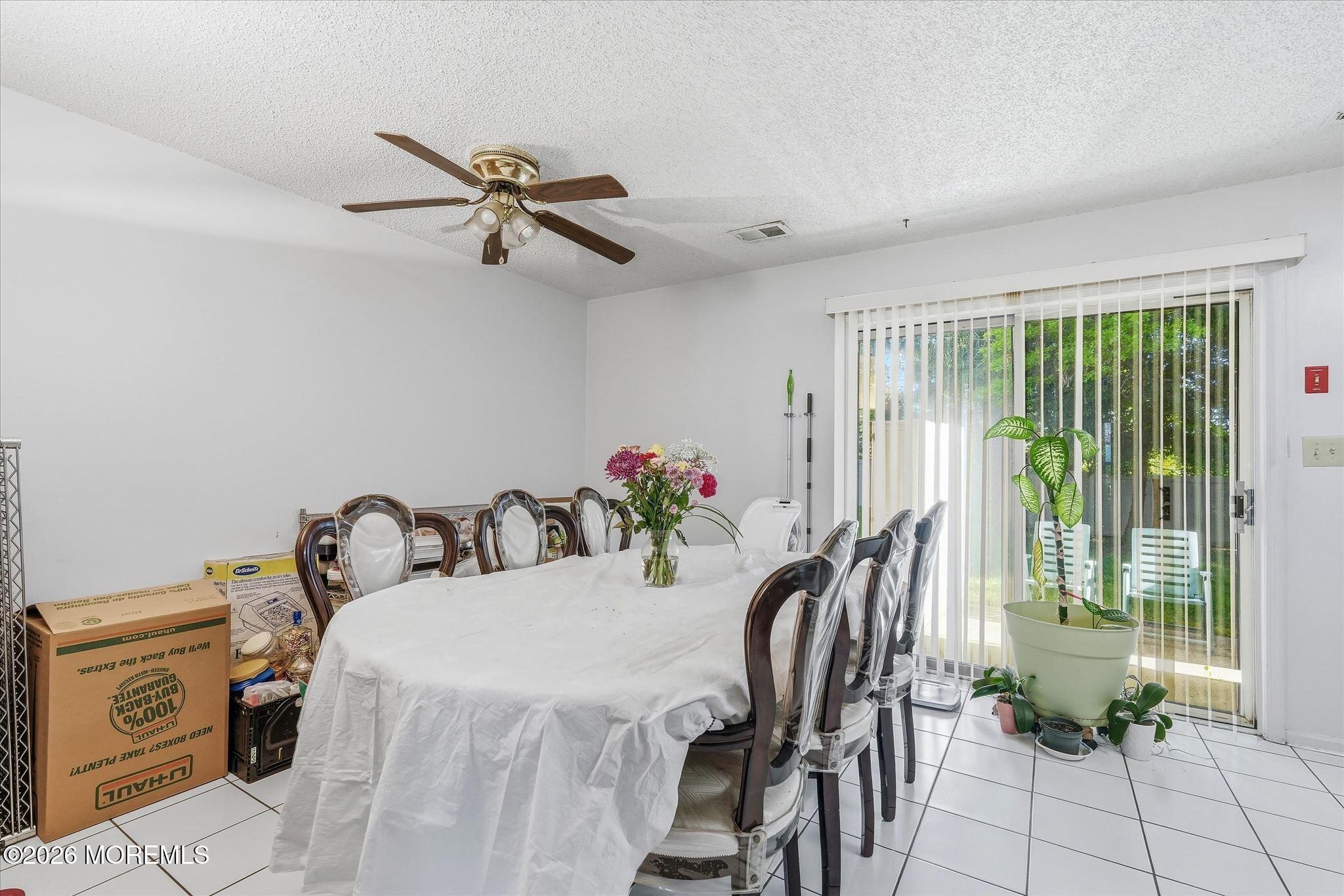 8 Stuart Drive 4