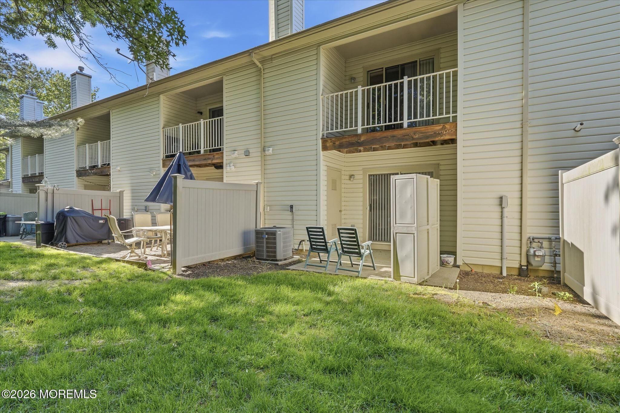 8 Stuart Drive 4