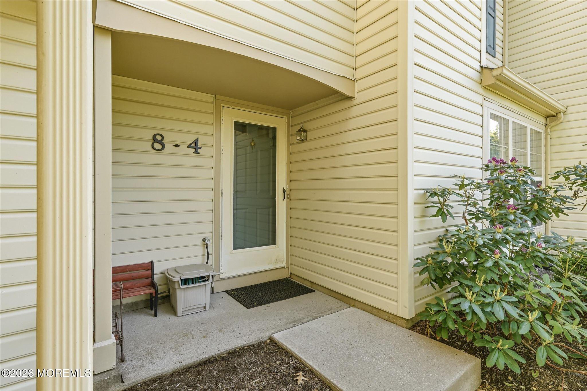 8 Stuart Drive 4