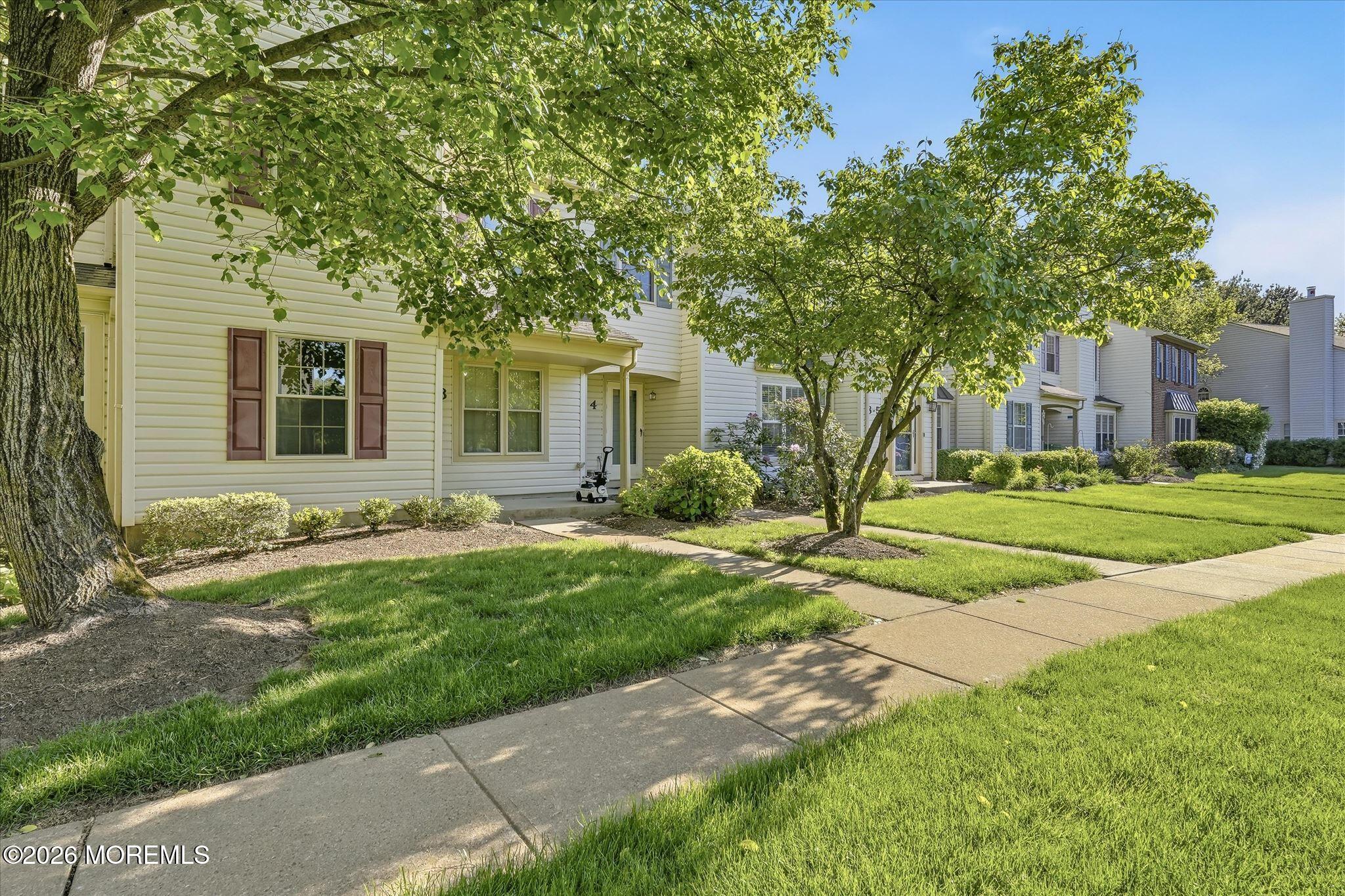 8 Stuart Drive 4