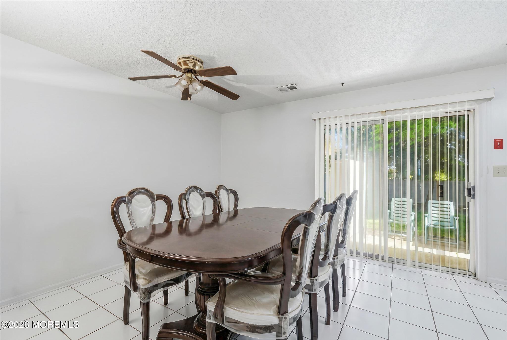 8 Stuart Drive 4