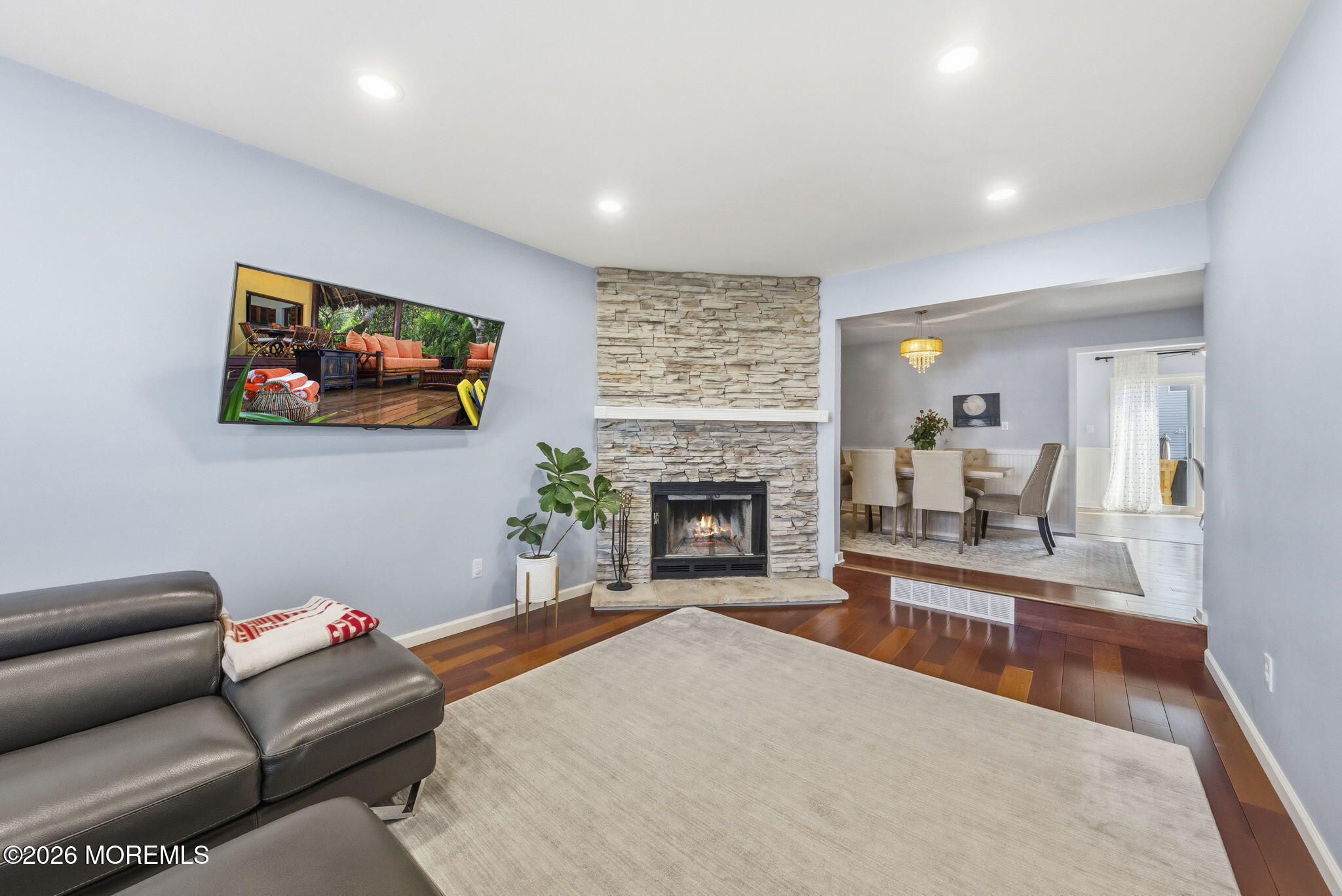 10 Peachtree Lane 303