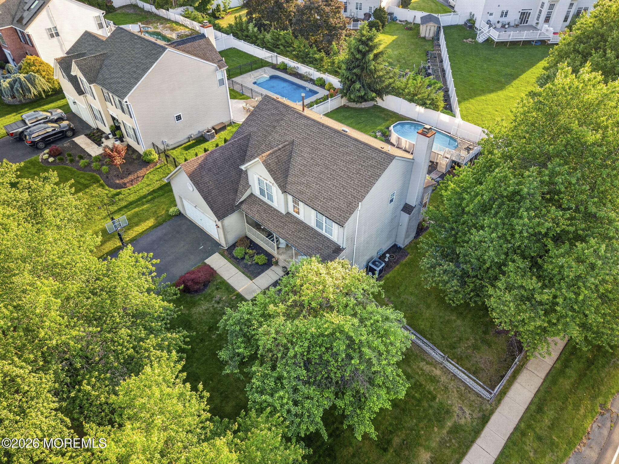 2 Stonehedge Drive