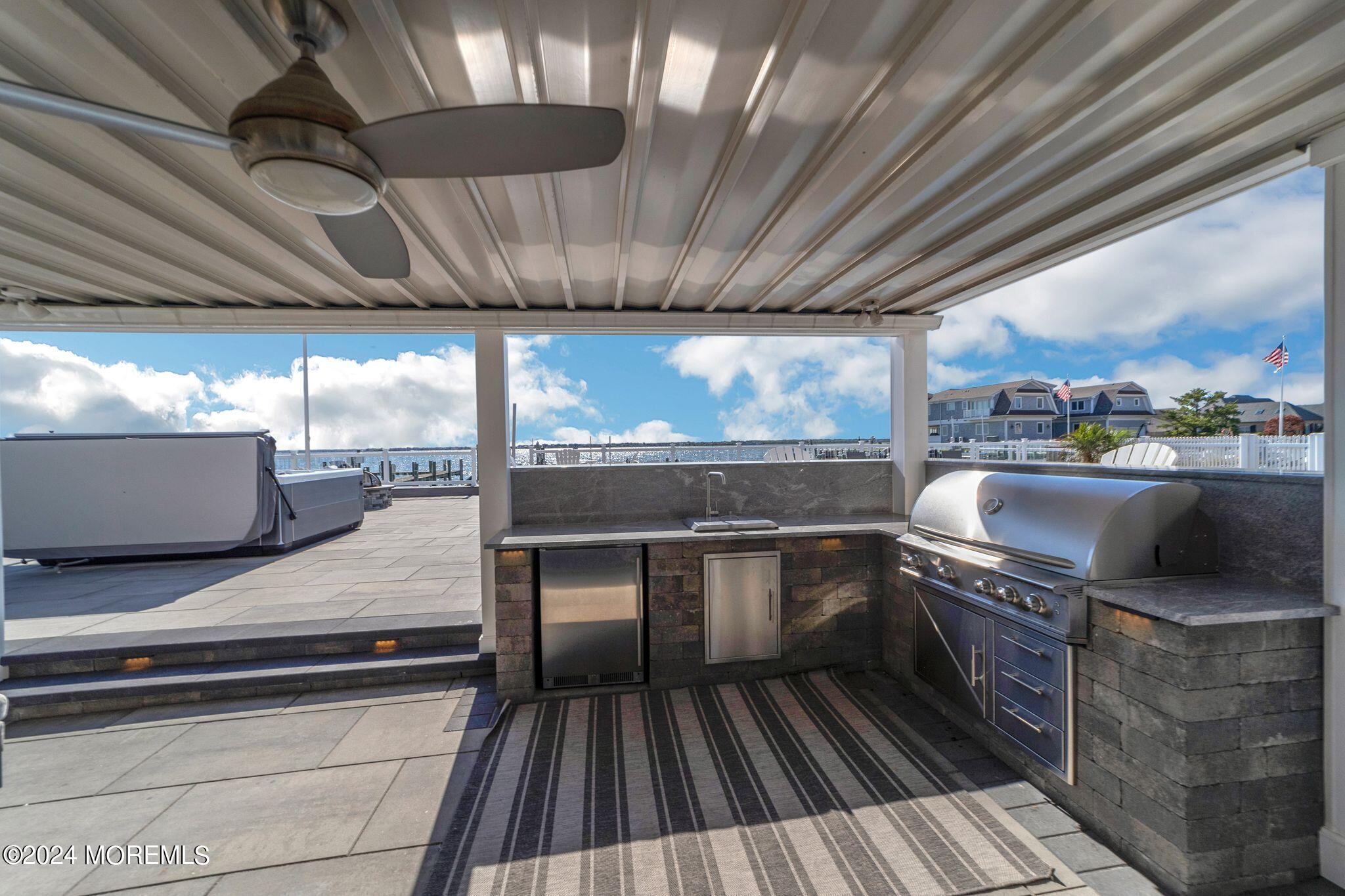 340 Bay Lane