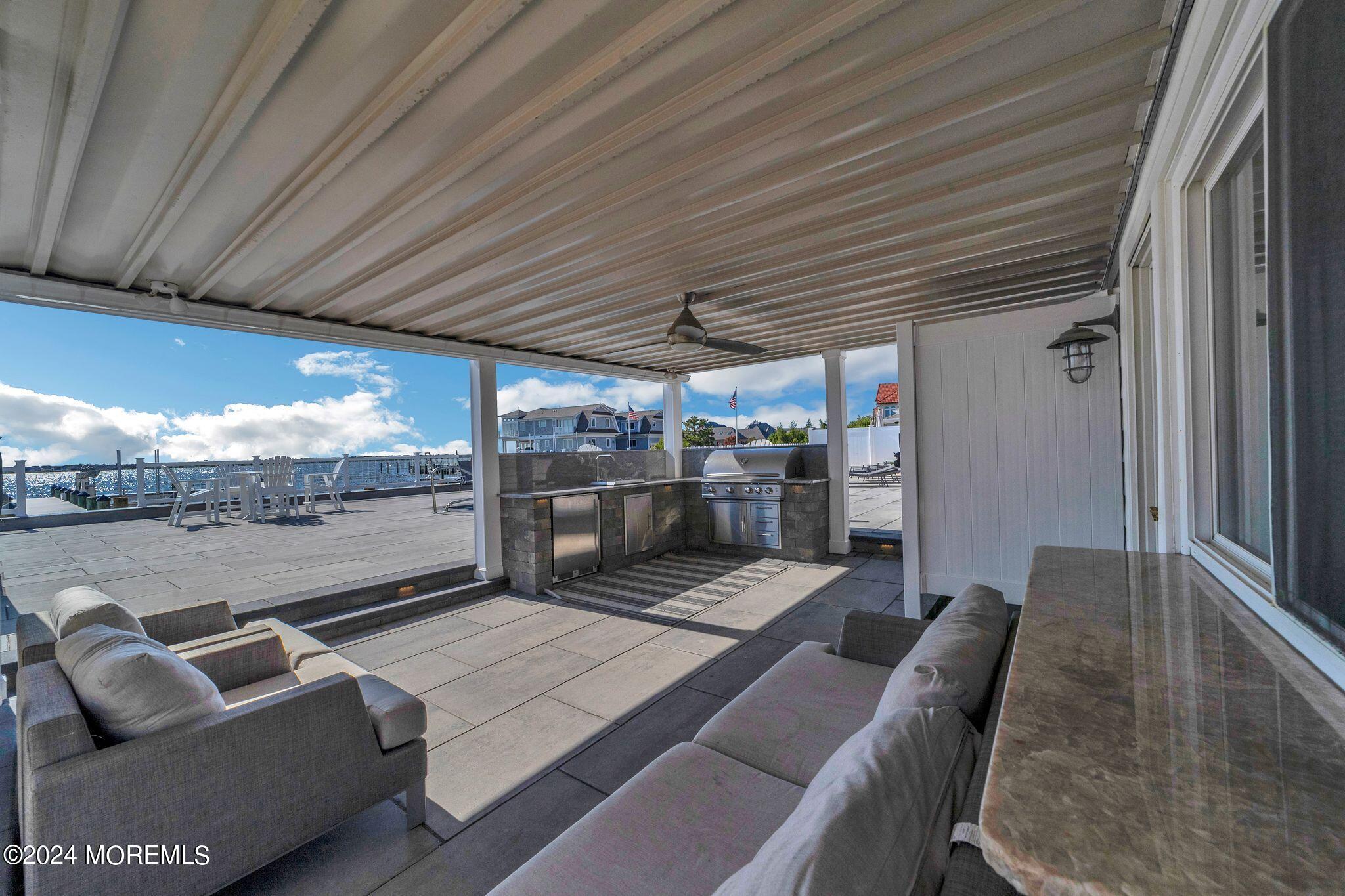 340 Bay Lane