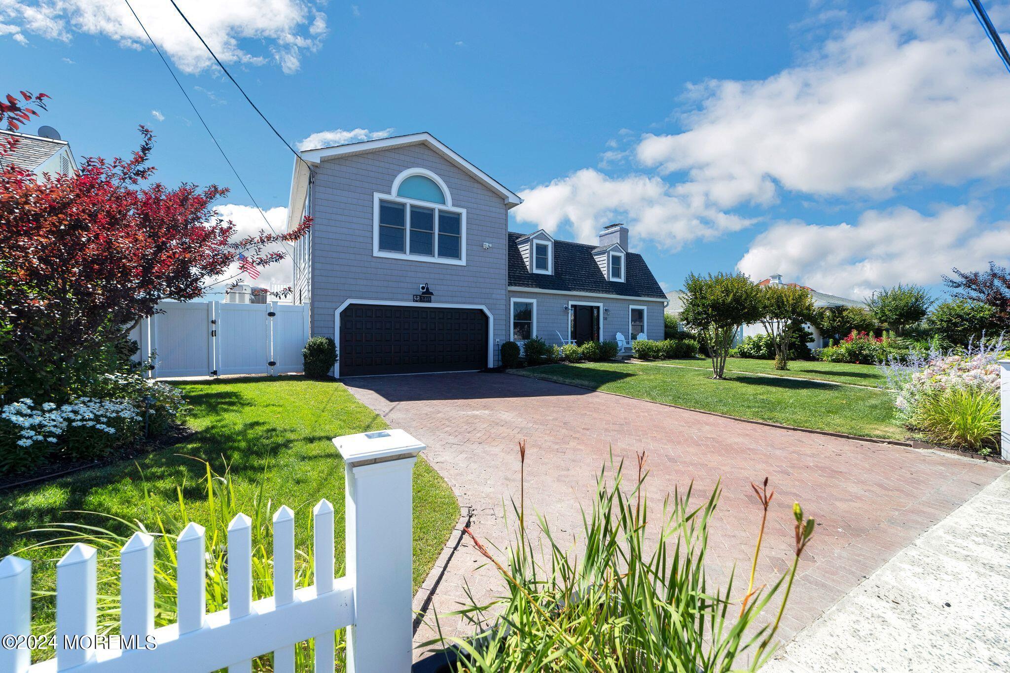 340 Bay Lane