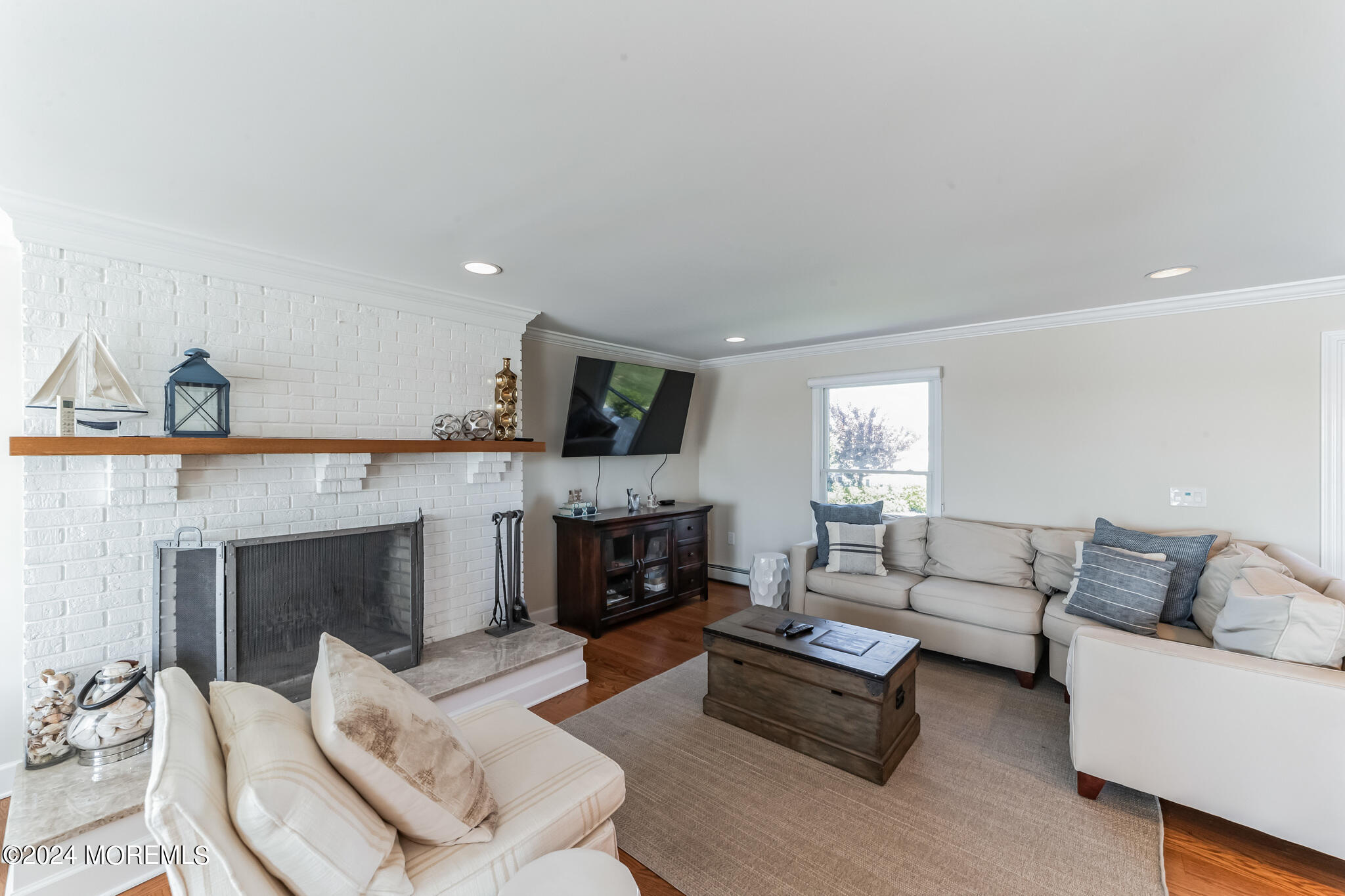 340 Bay Lane