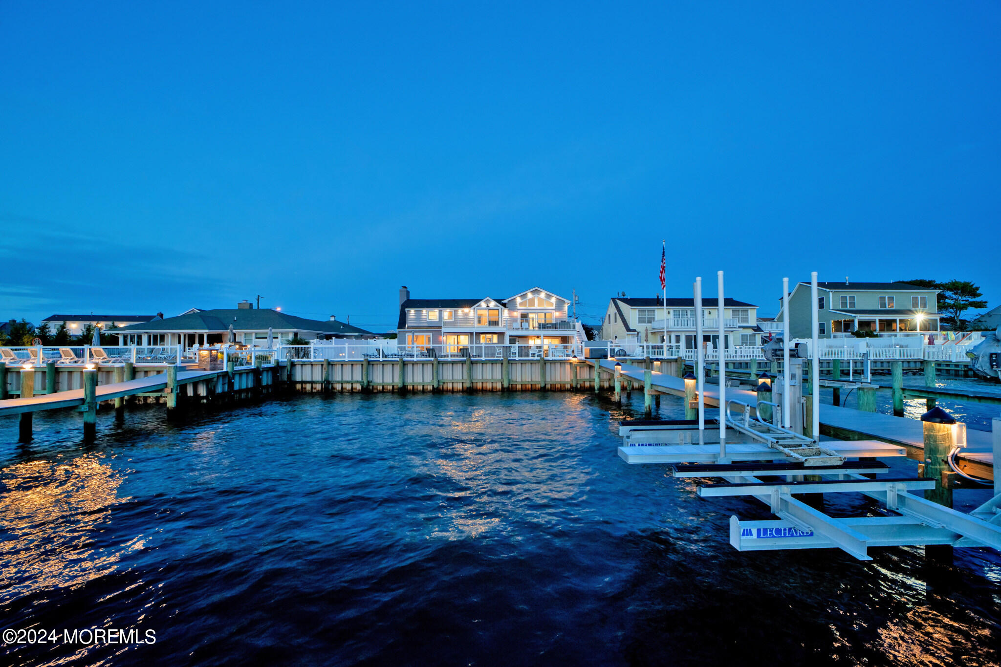 340 Bay Lane
