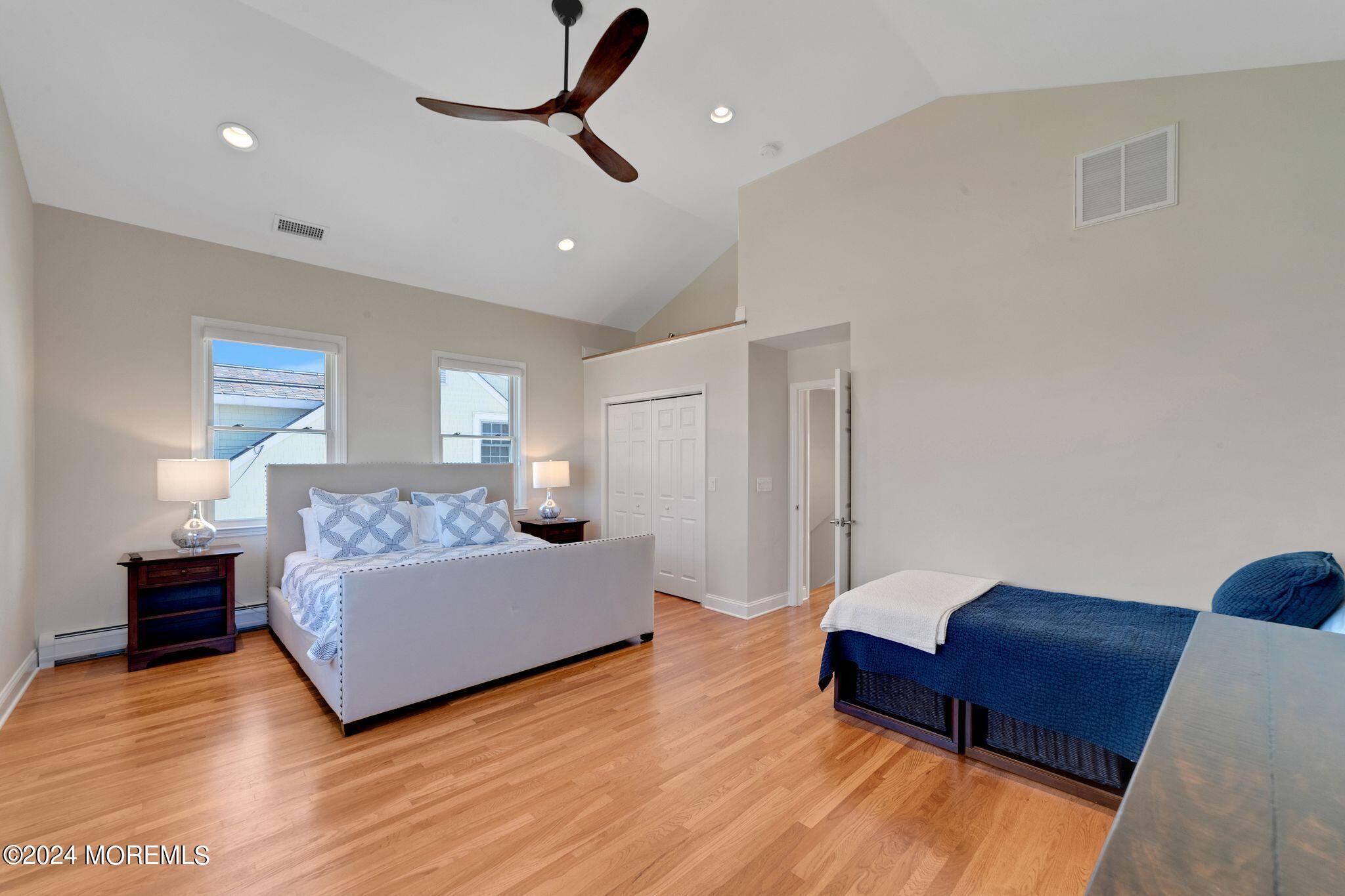 340 Bay Lane