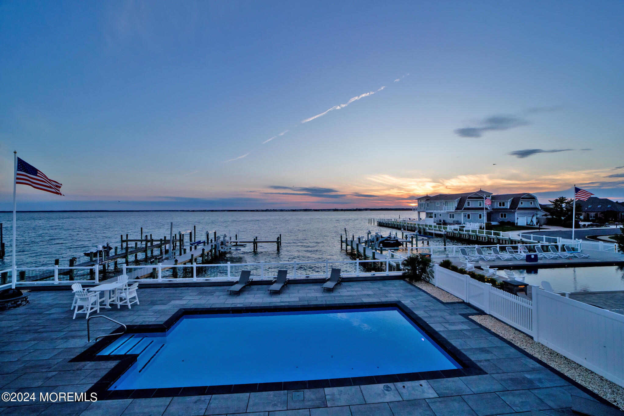 340 Bay Lane