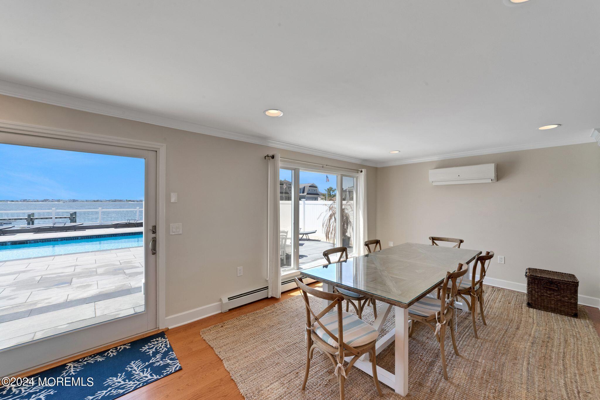 340 Bay Lane