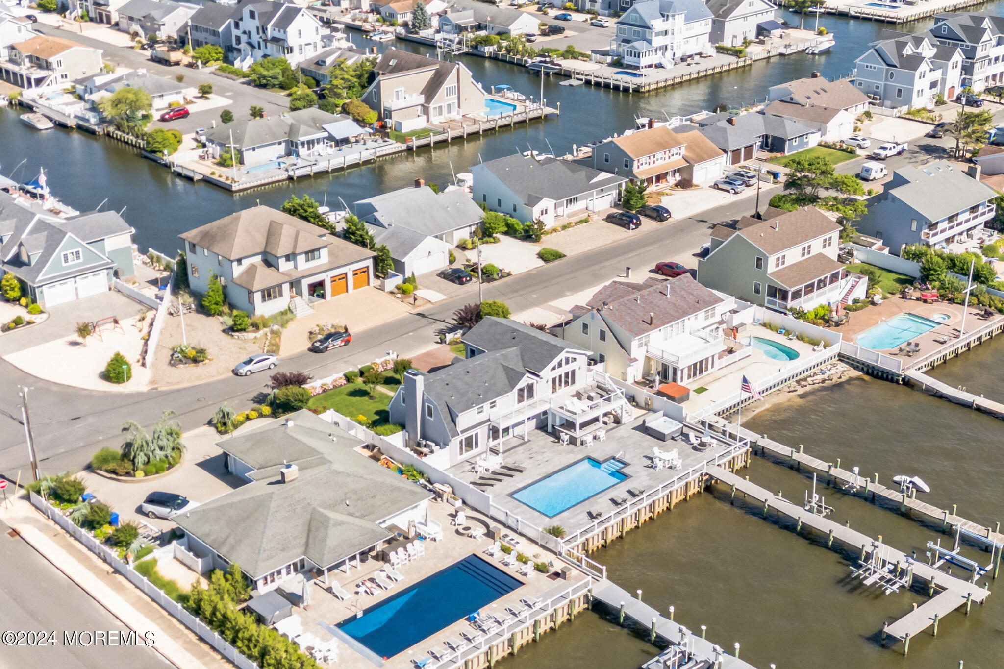 340 Bay Lane
