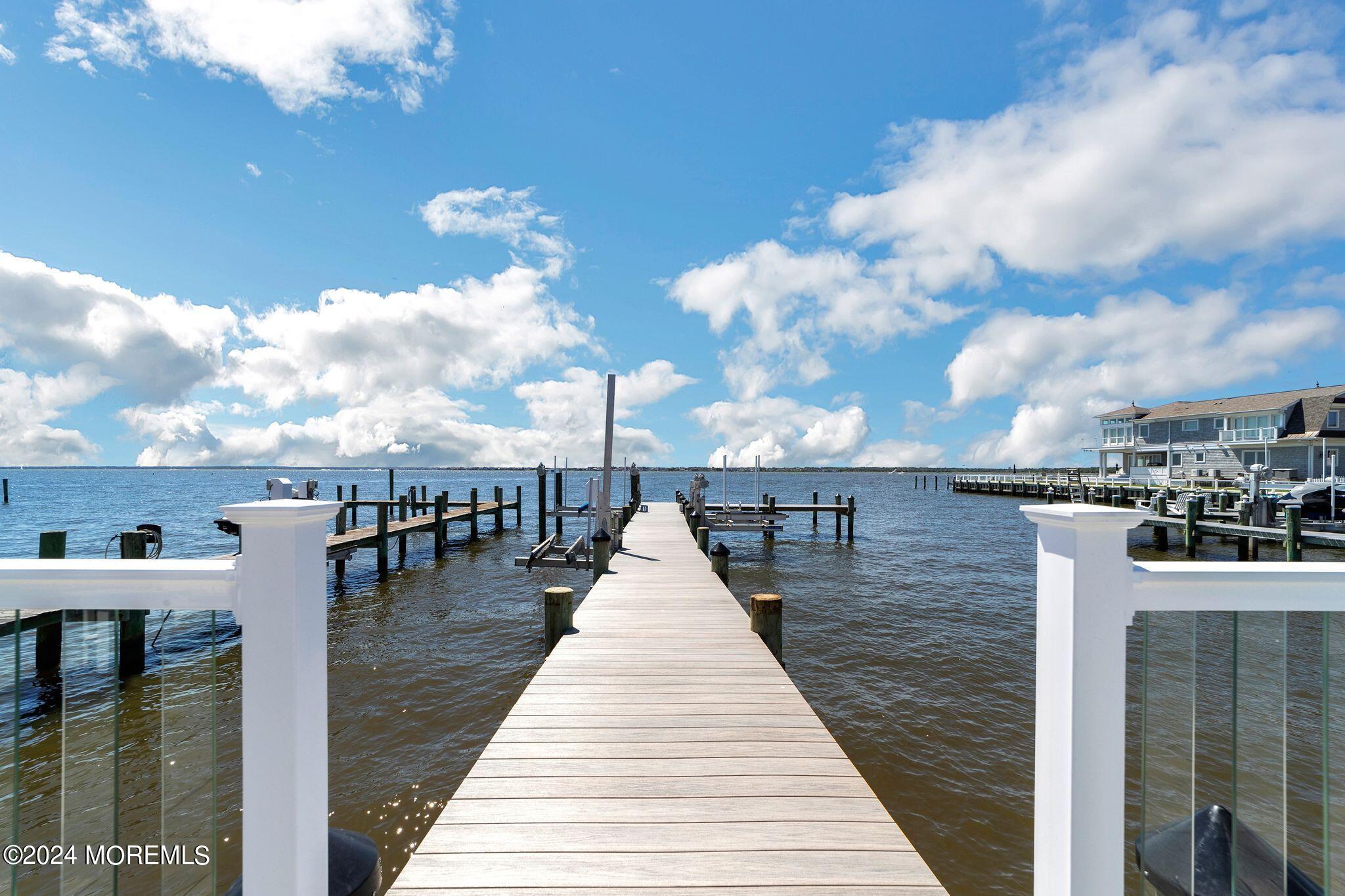 340 Bay Lane