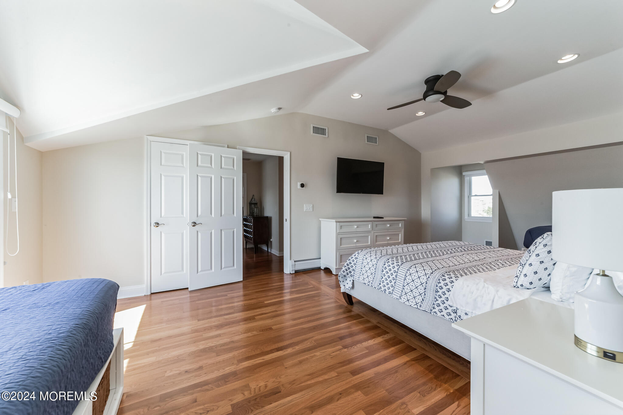 340 Bay Lane